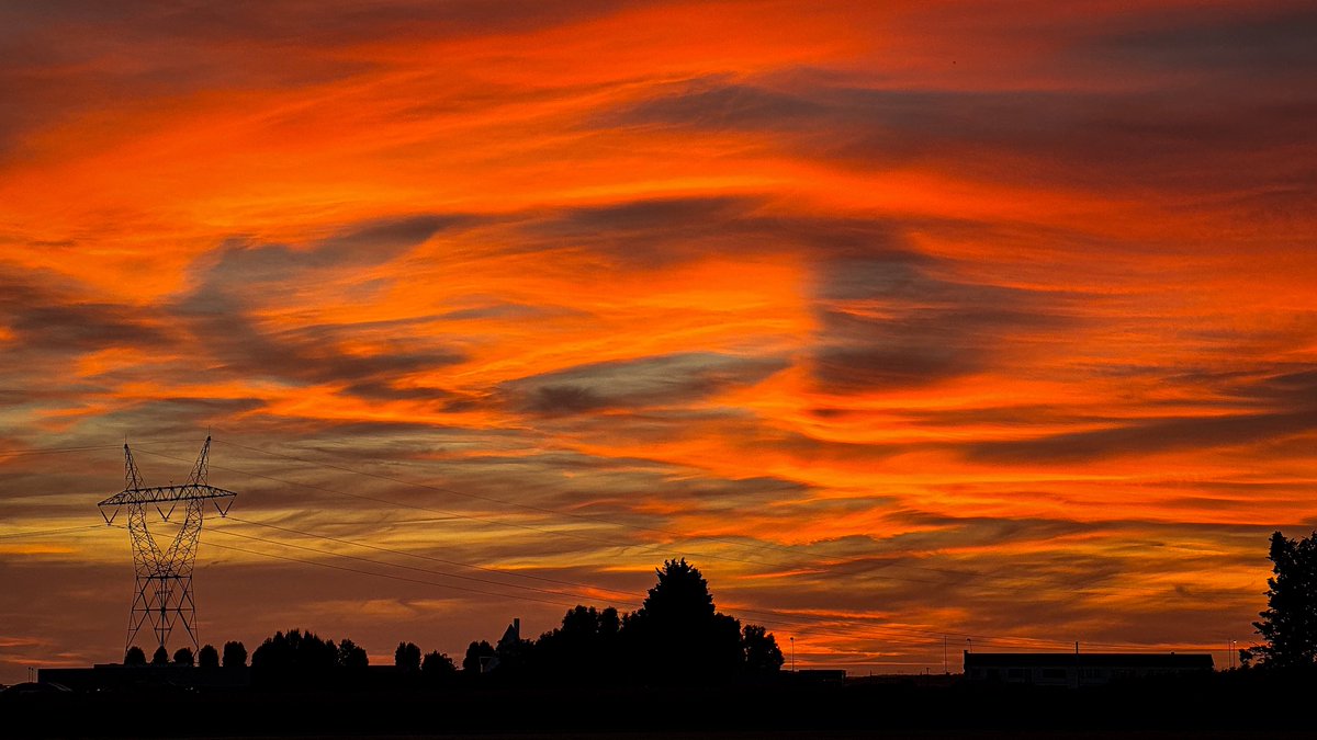 faresrsf's tweet photo. la douceur d’un couché de soleil https://t.co/Azb6ta6NYJ