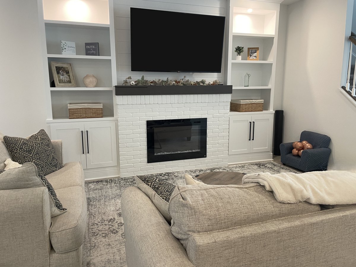 ceramictec's tweet photo. Pictures of a beautiful custom thin brick white washed fireplace in Lutz/Land O Lakes, Florida. Brick is a "Castle Gate" brick installed, pointed/grouted and painted/whitewashed painted #tile #brick #thinbrick #fireplace #whitewashed #lutz #landolakes #ceramictec https://t.co/V0EnrNbufC