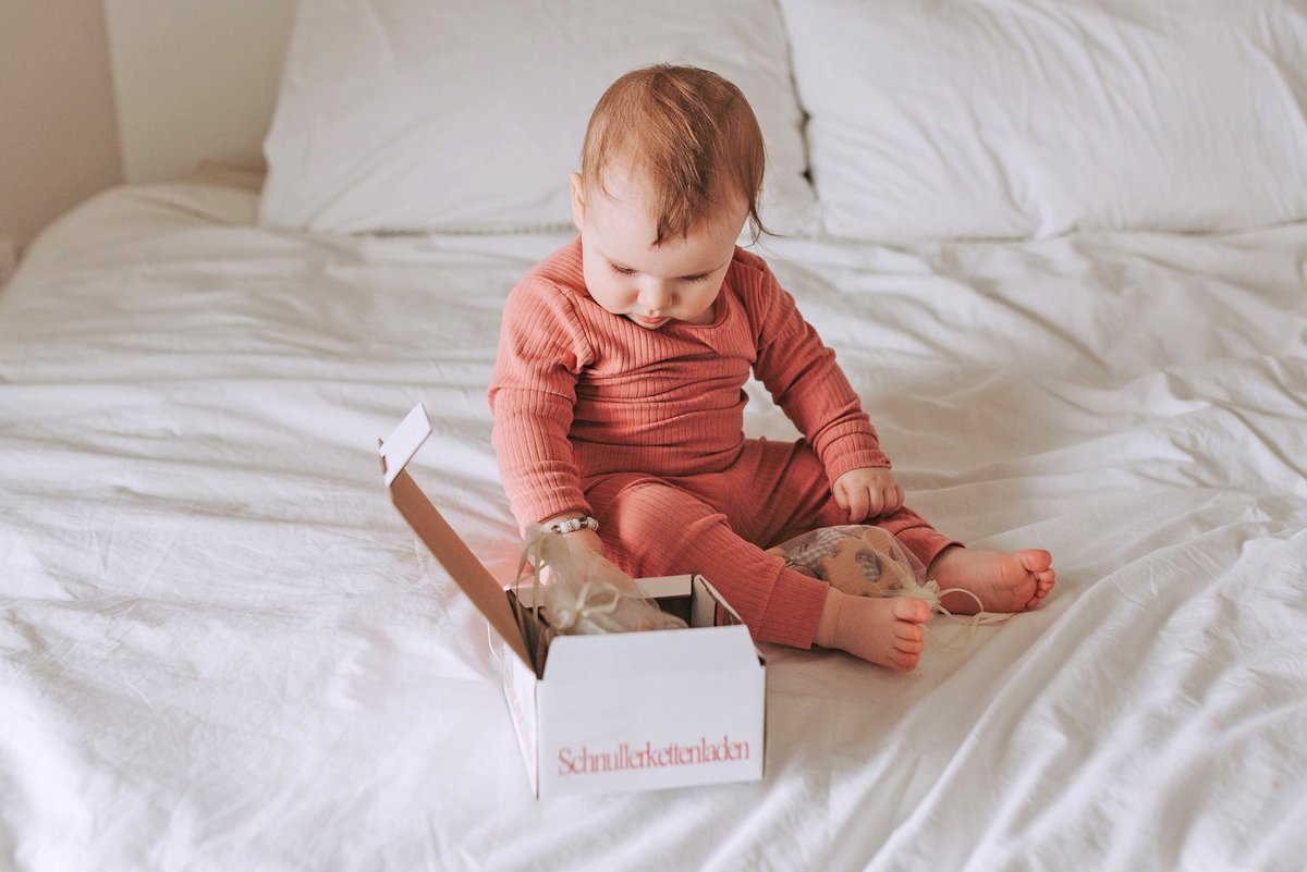 💕🎁

🌟 Schnullerkettenladen-Geschenkgutscheine: schnullerkettenladen.de/gutscheine

🌟 Schnullerkettenladen gift vouchers: schnullerkettenladen.de/en/vouchers

#schnullerkettenladen #schnullerkettenladenberlin #schnullerkette #baby #baby2024 #diy #babyhandwork #babygeschenke #babygeschenkidee