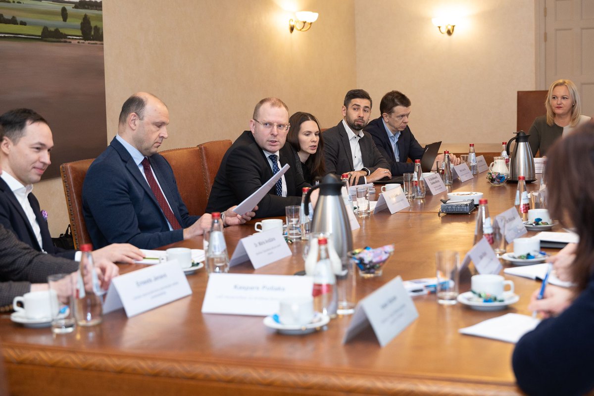 Ārpolitikas ekspertu padome 
11. decembra sanāksmē Ārlietu ministrijā pārrunā 2024. gada norises ārpolitikā un plānoto nākamajam gadam.

➡️ mfa.gov.lv/lv/jaunums/arp…