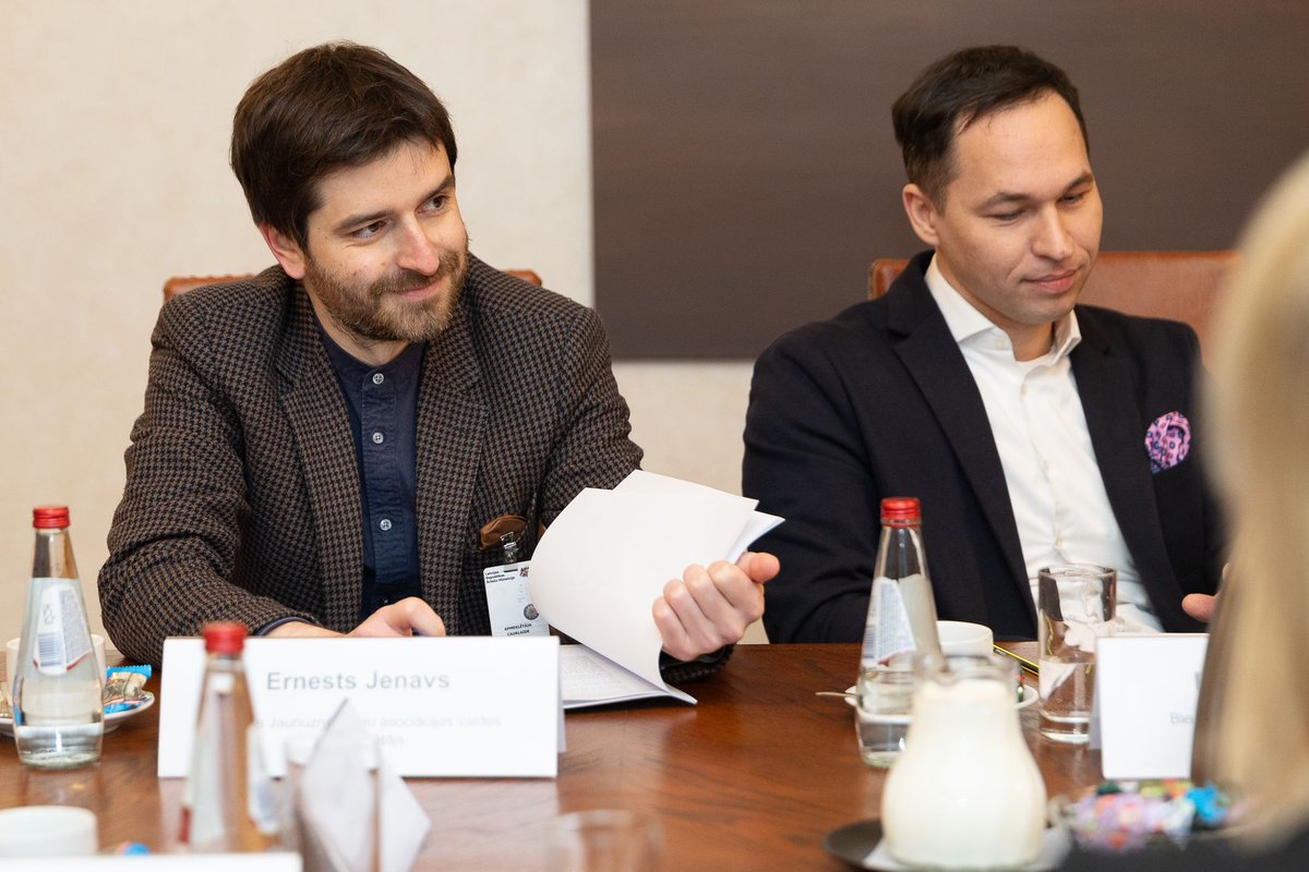 Arlietas's tweet photo. Ārpolitikas ekspertu padome 
11. decembra sanāksmē Ārlietu ministrijā pārrunā 2024. gada norises ārpolitikā un plānoto nākamajam gadam.

➡️ https://t.co/3GoM99nQBd https://t.co/FY5J1JCaCJ