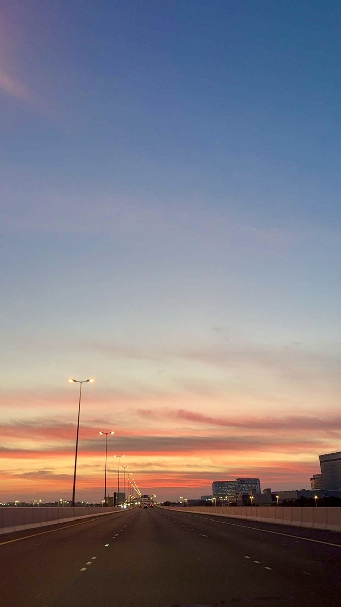 Aalyaqout's tweet photo. 🌅 غروب الشمس اليوم 
@rashidalmethen 
@kuwaitweather 
@WeatherKuwait https://t.co/w91wziOWsG