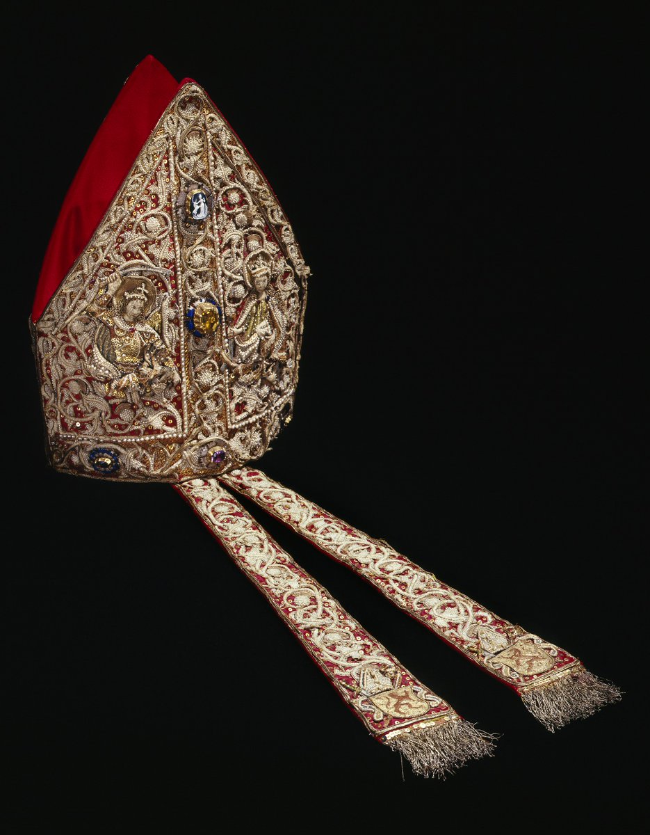 Soutenance de thèse : Kshanti Gamage
« La parure "ymaginée". Iconographie et ornements des parements liturgiques épiscopaux et abbatiaux en France et Angleterre (XIIIe-XVe siècles) »
Vendredi 20 décembre 2024 à 14h <a href="/SorbonneParis1/">Université Paris 1 Panthéon-Sorbonne</a> (Galerie Colbert)
…histoire-de-l-art.pantheonsorbonne.fr/evenements/par…