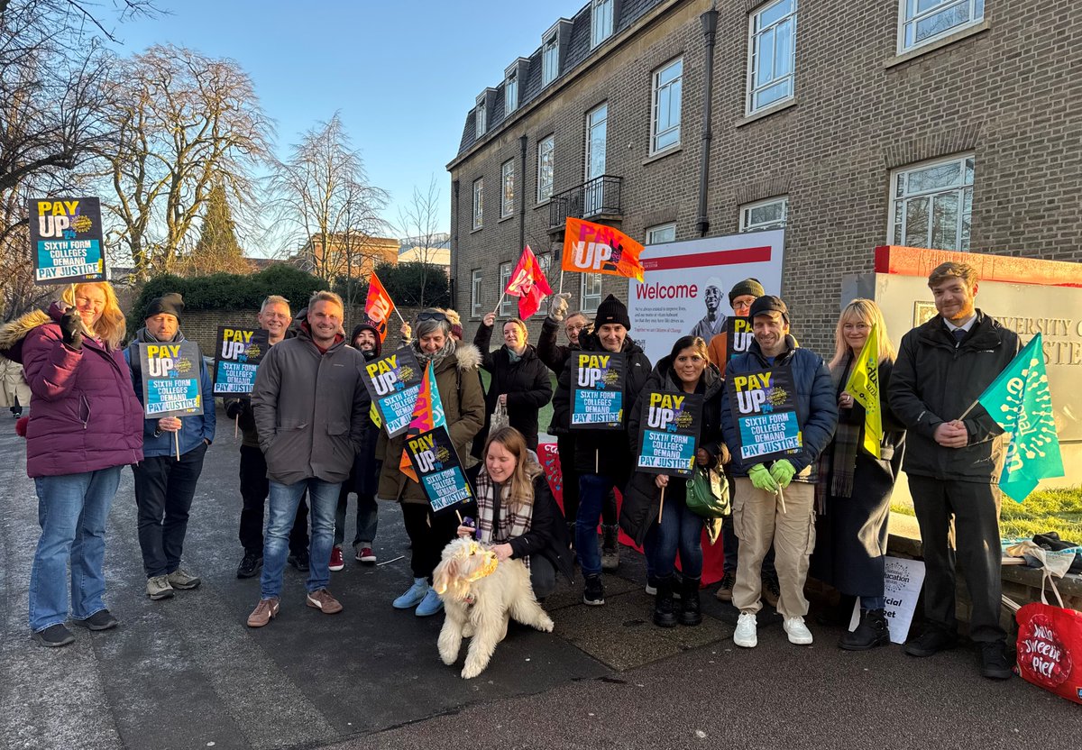 #NEU teachers at #WQE College #Leicester to take 4th day of strike action for fair pay &amp; funding with 2,000 <a href="/NEUnion/">National Education Union</a> members in 32 sixth form colleges. Come on <a href="/RachelReevesMP/">Rachel Reeves</a> #PayUp! Press release:-tinyurl.com/2kv8ctss <a href="/bbcemt/">BBC East Midlands</a> <a href="/leicslive/">LeicestershireLive</a> <a href="/ITVCentral/">ITV News Central</a> <a href="/BBCLeicester/">BBC Leicester</a> @RedLeics