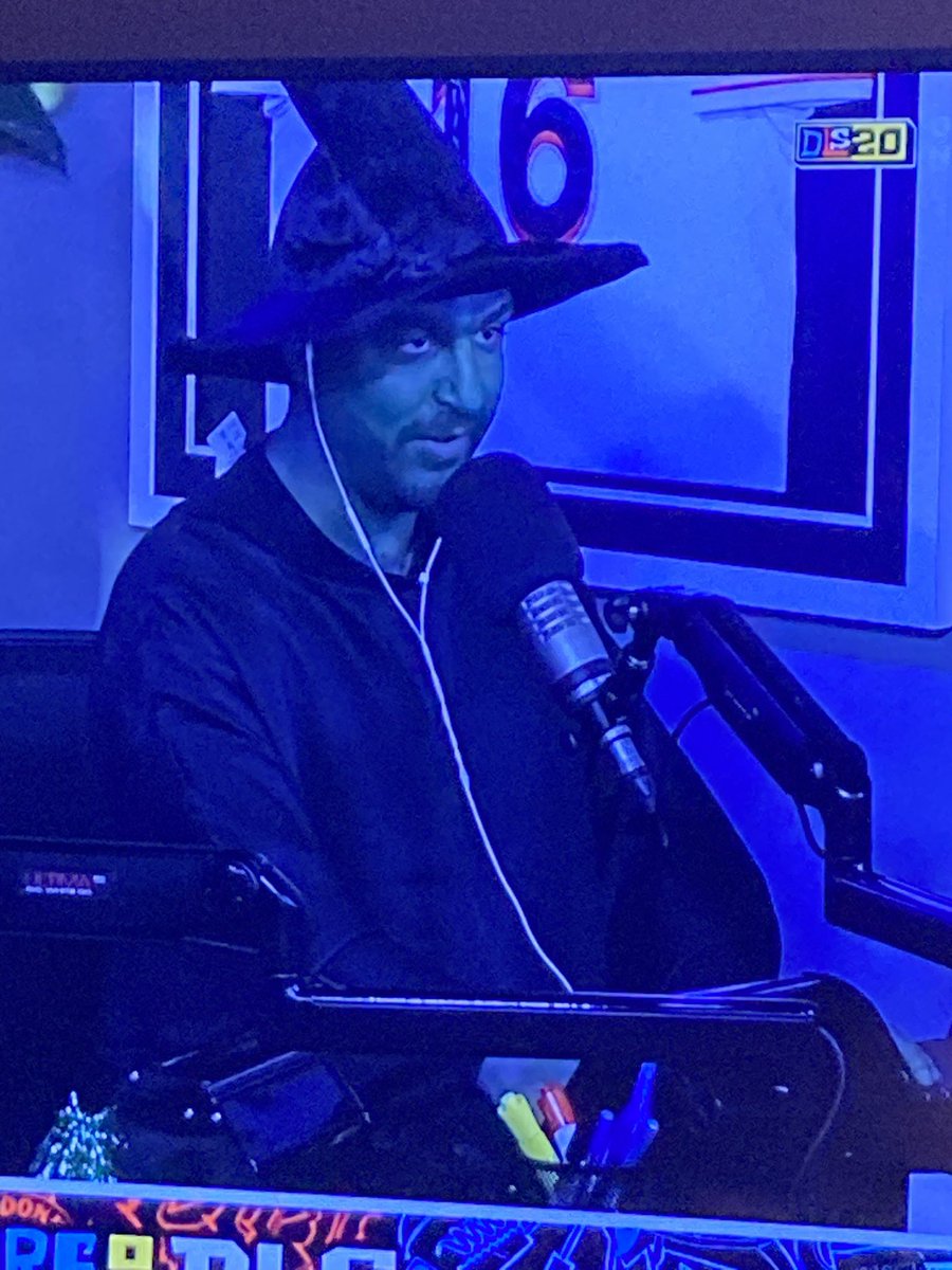 pghtos's tweet image. @LeBatardShow @jeremytache is the best!!!! 🤣🤣 #NiceHat #IsEverythingGreen ???? ??