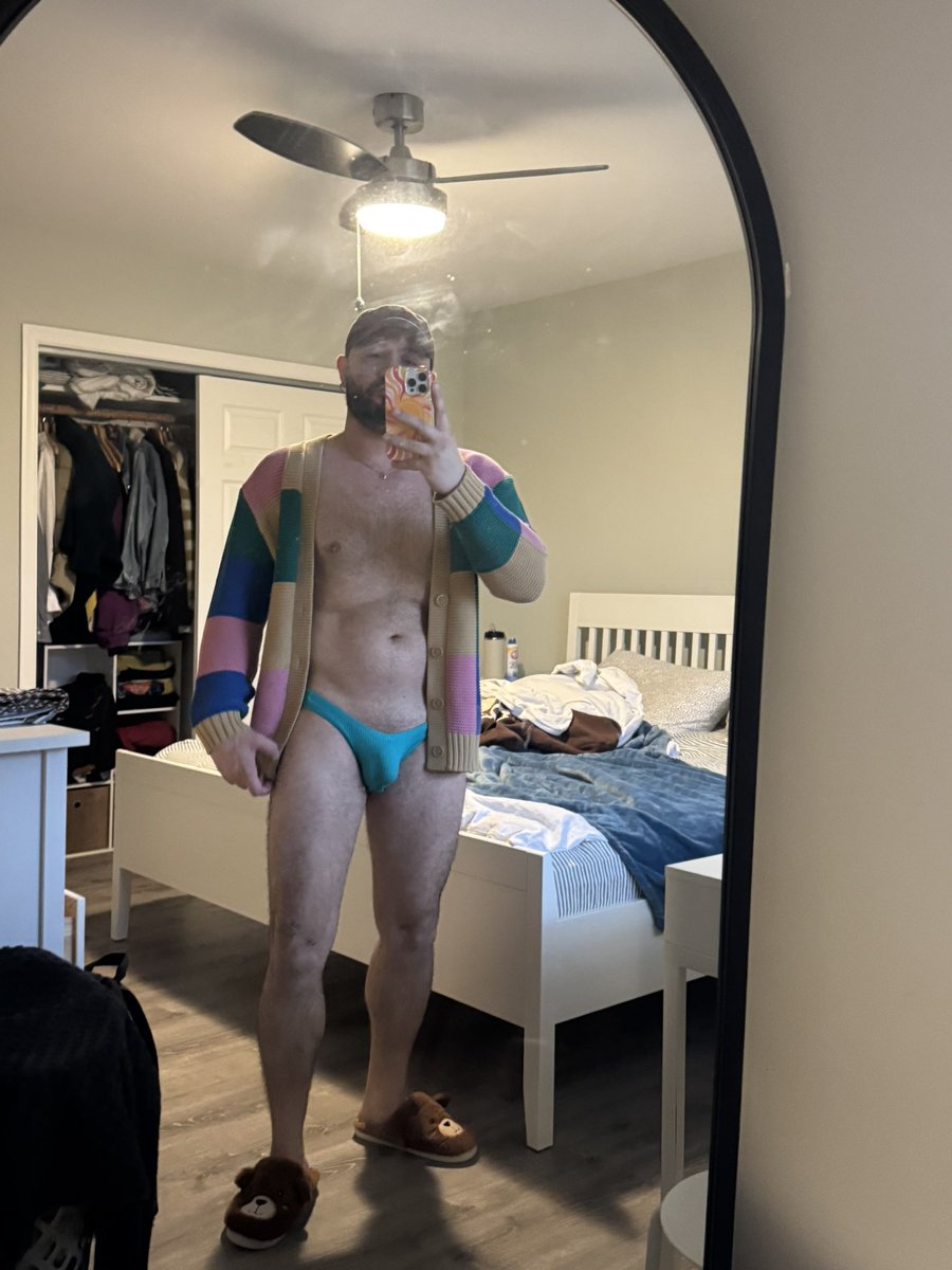 edd89_'s tweet photo. #humpday https://t.co/kGUF9SBIH8