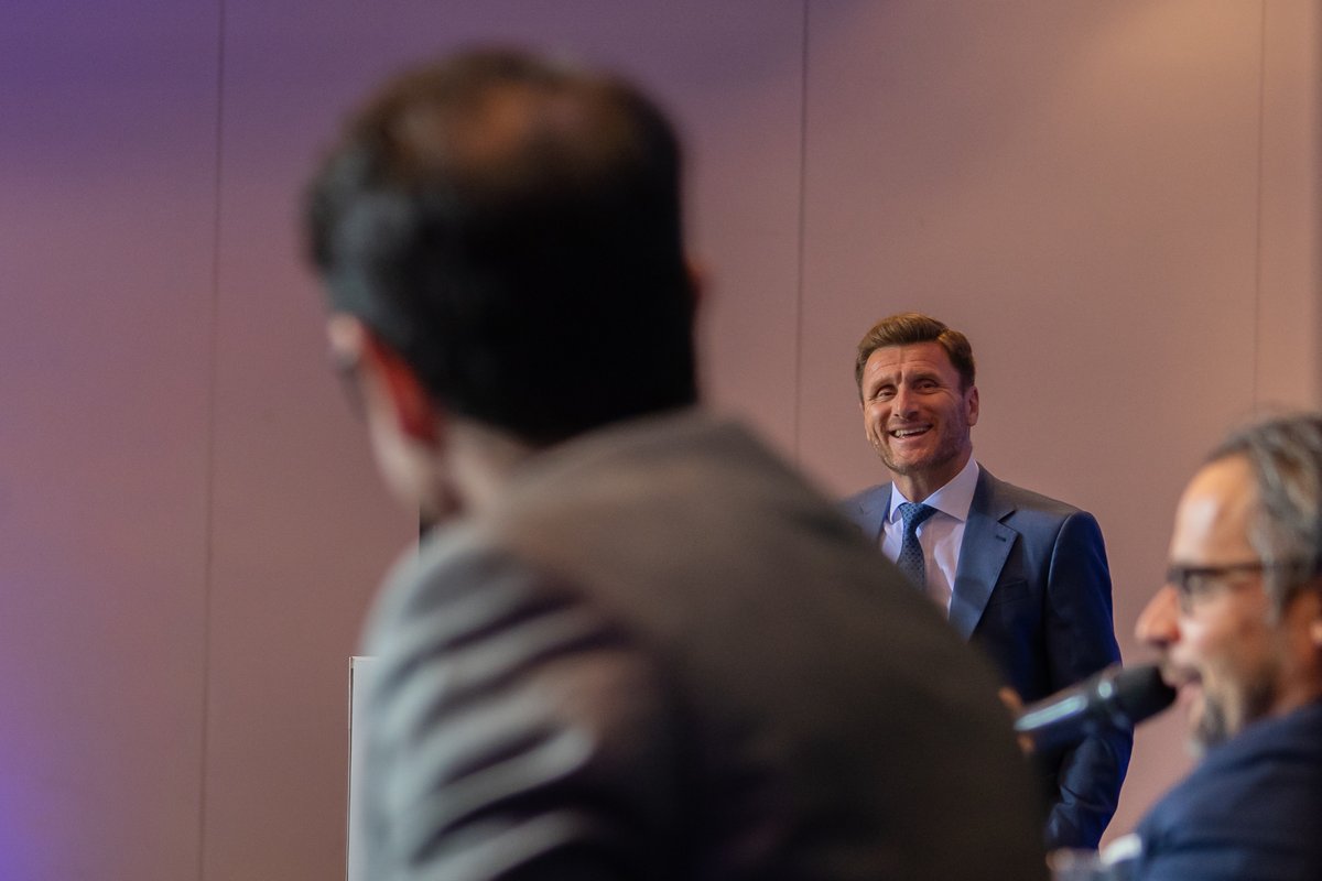 Pablo Contreras (@pabloncontreras) on Twitter photo Honored to moderate a great Enucleation panel at #OEHA2024
Speakers 🗣 <a href="/MSGONZALEZURO/">Mariano Sebastian Gonzalez</a>, <a href="/ThiagoHotaUro/">Thiago Hota</a>, <a href="/HolgerGerullis/">Holger Gerullis</a> and <a href="/endohugologo/">Hugo de la Rosa</a>
<a href="/DrVitagliano/">Gonzalo Vitagliano</a> <a href="/uroauca/">Asociación Urológica de Centroamérica y el Caribe</a> <a href="/smumexico/">SMU México</a>
<a href="/colmexuro/">Colegio Mexicano de Urología</a> <a href="/sbuoficial/">Sociedade Brasileira de Urologia</a> <a href="/Urolchi/">Sociedad Chilena de Urología</a>
<a href="/SCUColombia/">Sociedad Colombiana de Urología</a> <a href="/spuurologia/">Sociedad Peruana de Urología</a> <a href="/urologiapy/">Sociedad Paraguaya de Urología 🇵🇾</a>
<a href="/UrologosUruguay/">Urología Uruguaya</a> <a href="/SoVzlaUro/">Sociedad Venezolana de Urología</a> Honored to moderate a great Enucleation panel at #OEHA2024
Speakers 🗣 <a href="/MSGONZALEZURO/">Mariano Sebastian Gonzalez</a>, <a href="/ThiagoHotaUro/">Thiago Hota</a>, <a href="/HolgerGerullis/">Holger Gerullis</a> and <a href="/endohugologo/">Hugo de la Rosa</a>
<a href="/DrVitagliano/">Gonzalo Vitagliano</a> <a href="/uroauca/">Asociación Urológica de Centroamérica y el Caribe</a> <a href="/smumexico/">SMU México</a>
<a href="/colmexuro/">Colegio Mexicano de Urología</a> <a href="/sbuoficial/">Sociedade Brasileira de Urologia</a> <a href="/Urolchi/">Sociedad Chilena de Urología</a>
<a href="/SCUColombia/">Sociedad Colombiana de Urología</a> <a href="/spuurologia/">Sociedad Peruana de Urología</a> <a href="/urologiapy/">Sociedad Paraguaya de Urología 🇵🇾</a>
<a href="/UrologosUruguay/">Urología Uruguaya</a> <a href="/SoVzlaUro/">Sociedad Venezolana de Urología</a>