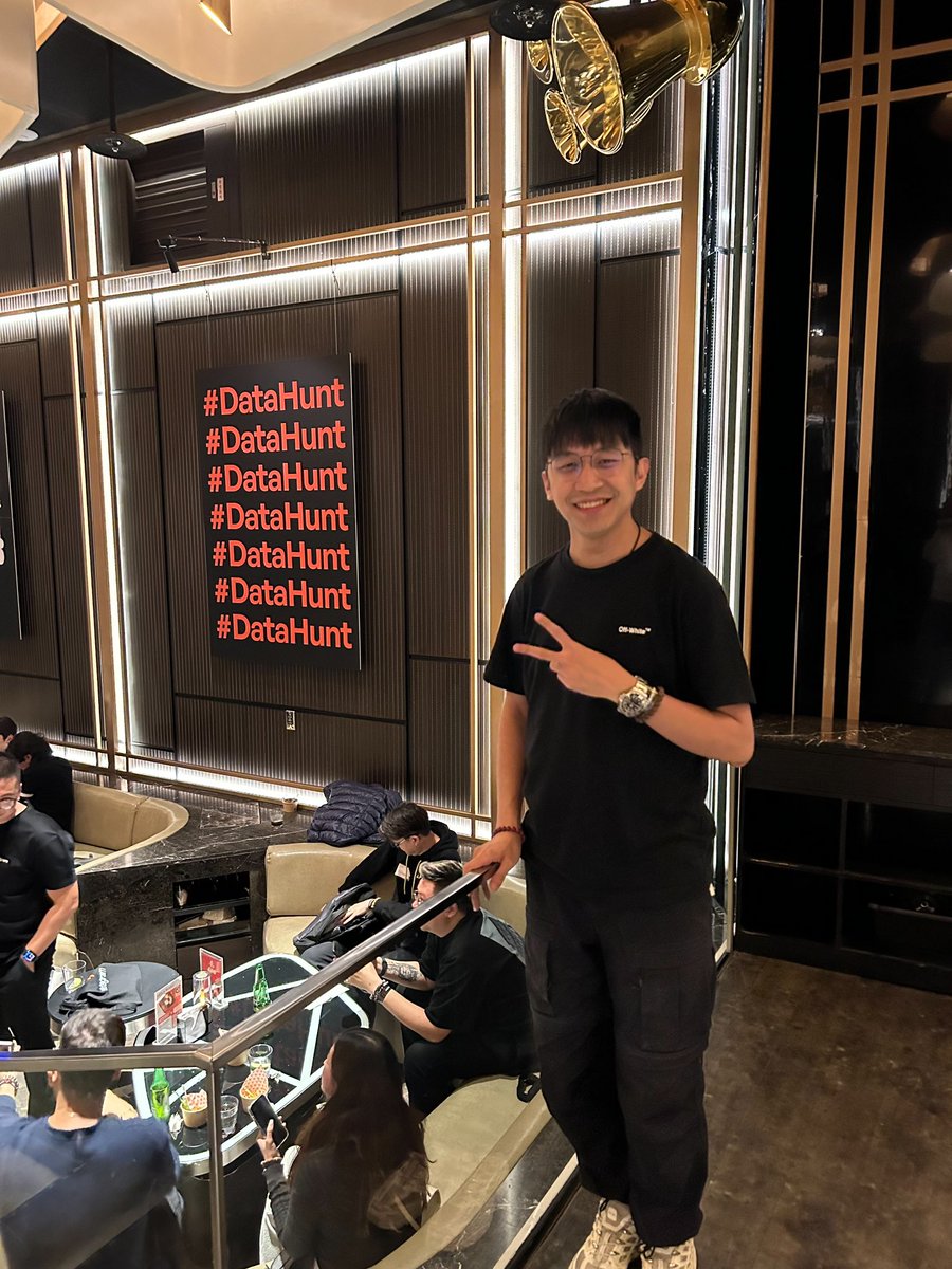 solomeowl444's tweet photo. @avax @DGramNetwork @animocabrands 

#DATAHUNT https://t.co/L4eHguKosy