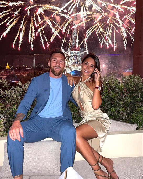 Futbolistas que están con sus novias desde pequeños

🧵 Abro hilo:

1. Lionel Messi