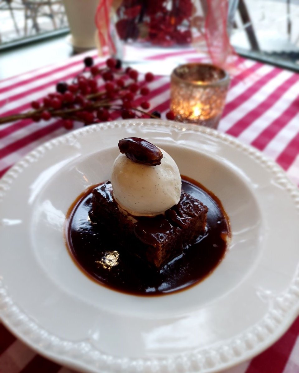 Caramel Sponge with Vanilla Ice Cream Recipe

Lawrence's December recipe is a warming and comforting Christmas classic.

lepetitcitron.co.uk/caramel-sponge/

#stickytoffeepudding #dessertrecipes #christmas2024 #restaurantswestlondon