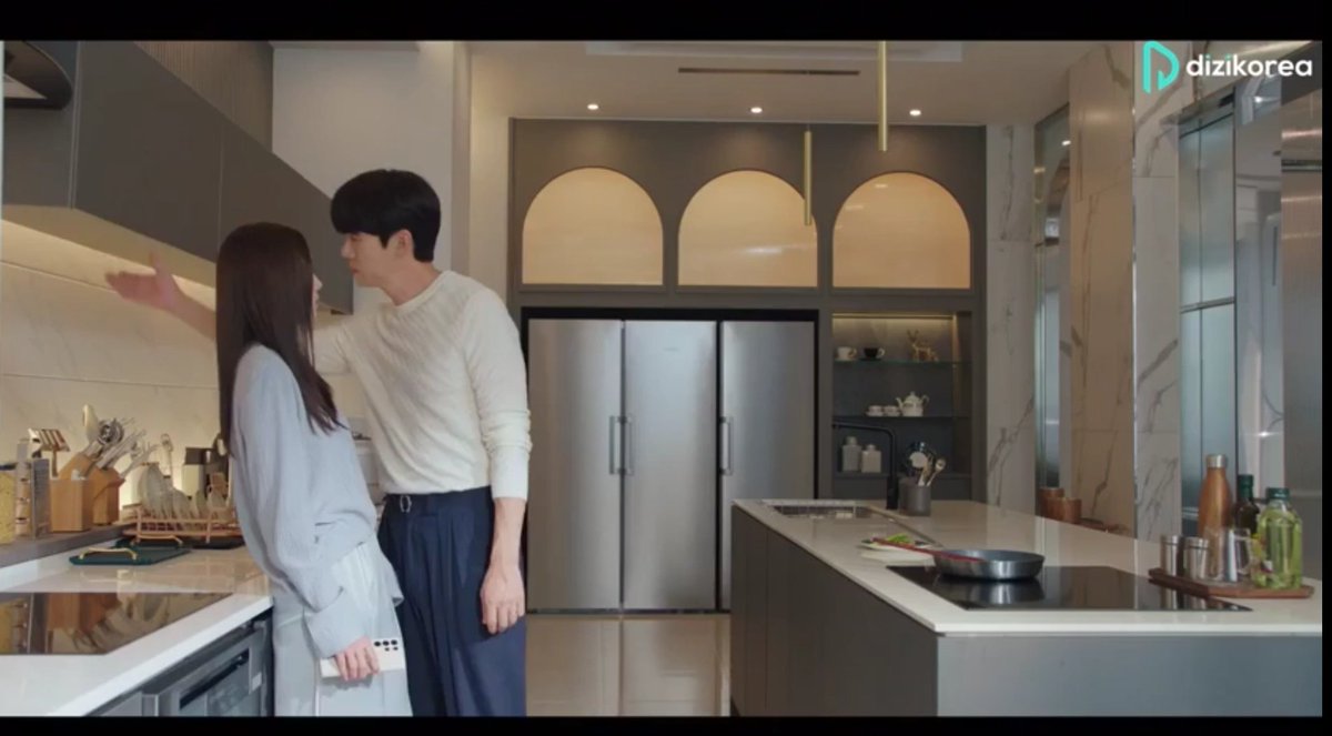 peppersii's tweet photo. Düşünsenize mutfakta şöyle bir şey var... 
#WhenThePhoneRings
#YooYeonSeok https://t.co/DPBLIMLcDf