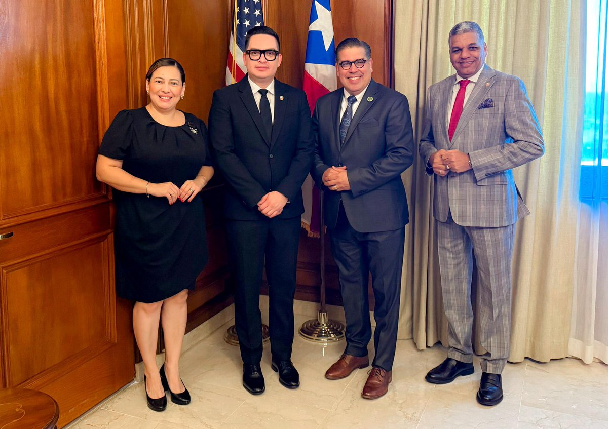 Presidentes <a href="/PARLACEN/">PARLACEN</a> y de Cámara de Representantes de Puerto Rico, HD Carlos Hernández y HD Rafael Hernández Montañez, acompañados por Vicepresidente HD Ramón Emilio Gori y Secretaria de Junta Directiva, HD Cecilia Rivera; hablaron sobre delegación de Observadores Permanentes