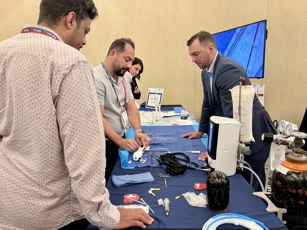 SCAI's tweet photo. We’re kicking off #SCAIFellows 2024 with a pre-conference workshop on #PCI. Fellows are exploring strategies for treating calcium, #IVUS imaging, drug-coated balloon techniques, and more! 👐
@HashimHayder