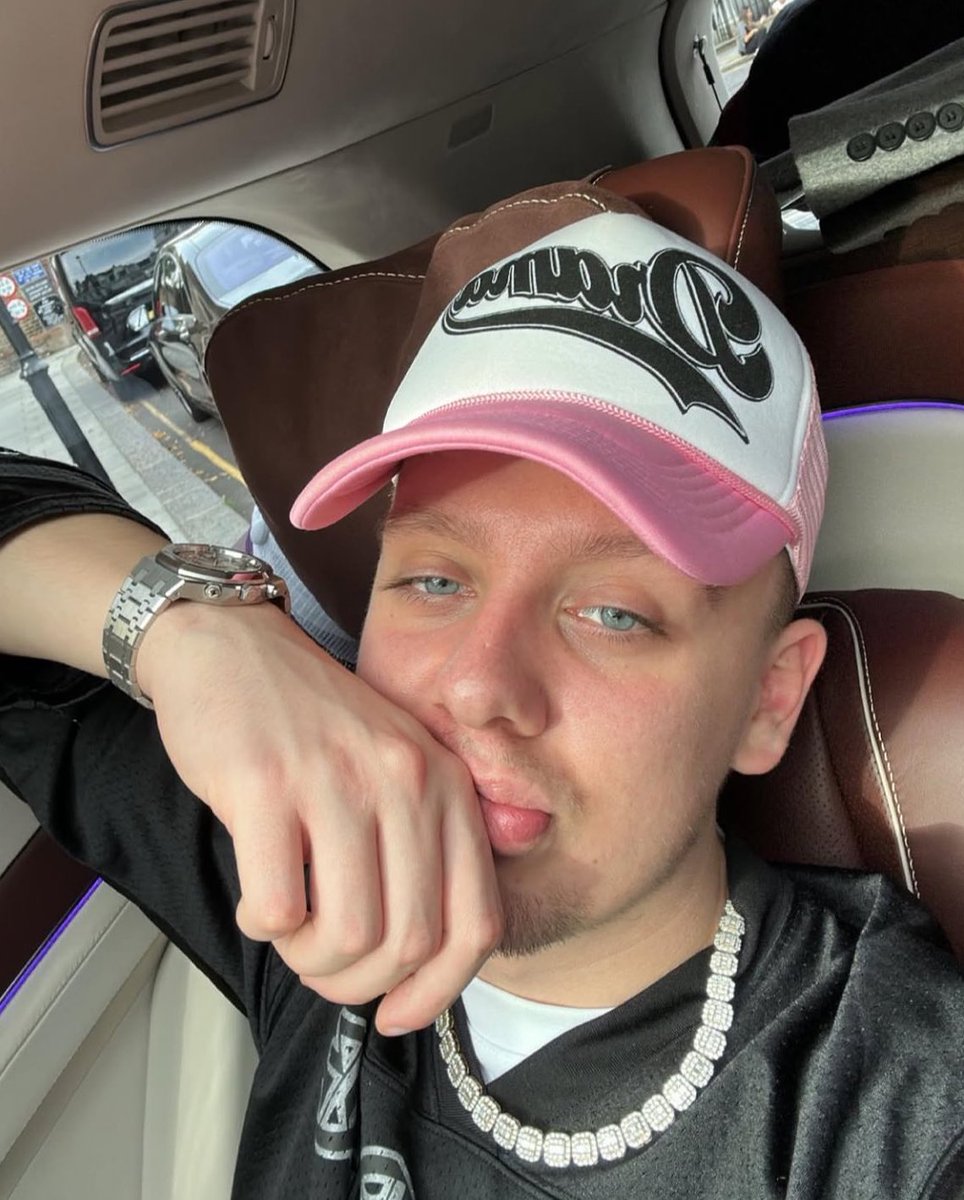 UKRapDaily's tweet image. Aitch has called for UK rappers to start collaborating again 

“Remember how exciting it was when one week a Stormzy and Dave tune would drop. Then the next a Mist and  Mostack and Hus. And then a Aitch and AJ the next week”

Do we want to see more collabs?