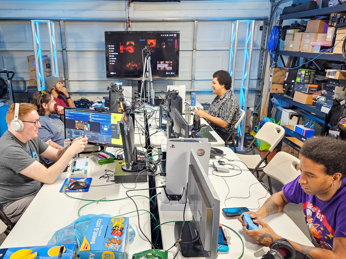 ExtraLife4Kids's tweet photo. Can we turn back the clock? 🤩 
2024 Game Day was a blast because of you, Extra Lifers! We loved seeing all of the fun and creative ways you game on. Thanks for showing us how you #ExtraLife! 💙 #givebackgameon

📸 @AtomicCow_04 @S15Costuming @[sweetpancakes13] on Instagram https://t.co/ilmKrJxeOg