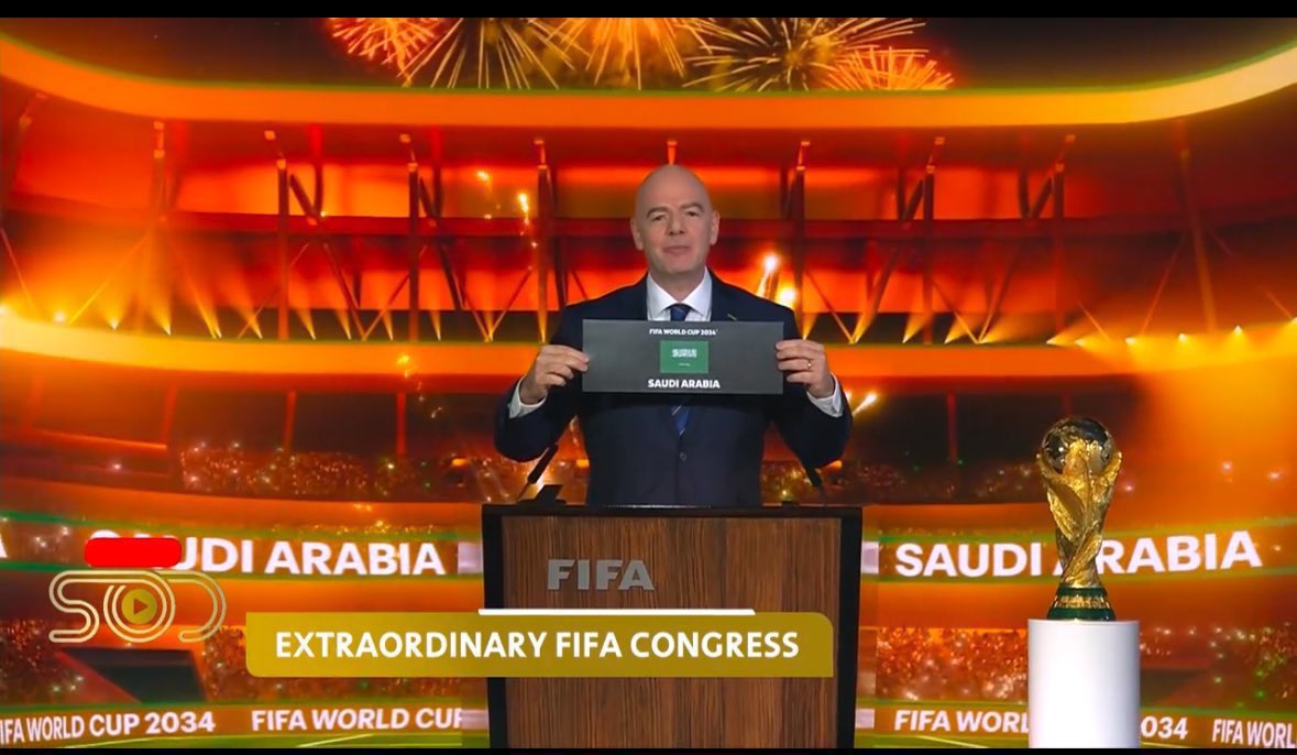اليوم أعيش شعور الفخر بعد الإعلان رسميًا عن استضافة السعودية لبطولة كأس العالم 2034 🇸🇦🌍

ملفنا كان الأعلى تقييمًا في تاريخ كأس العالم، والبث التلفزيوني المتوقع سيكون الأعلى في تاريخ البطولة. والأجمل أننا أول دولة تستضيف هذه البطولة بمشاركة 48 دولة، في خطوة تعكس رؤية المملكة