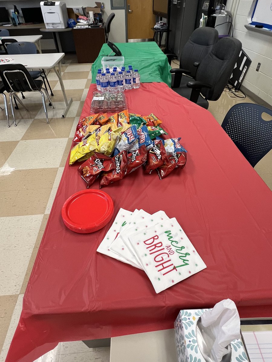 It's Speed Networking day in VE. Four of the professionals are ORHS graduates! They are providing valuable insight into the world of Business. <a href="/dr_hollycross/">Holly Cross 🩵</a> <a href="/VEInternational/">veinternational</a>