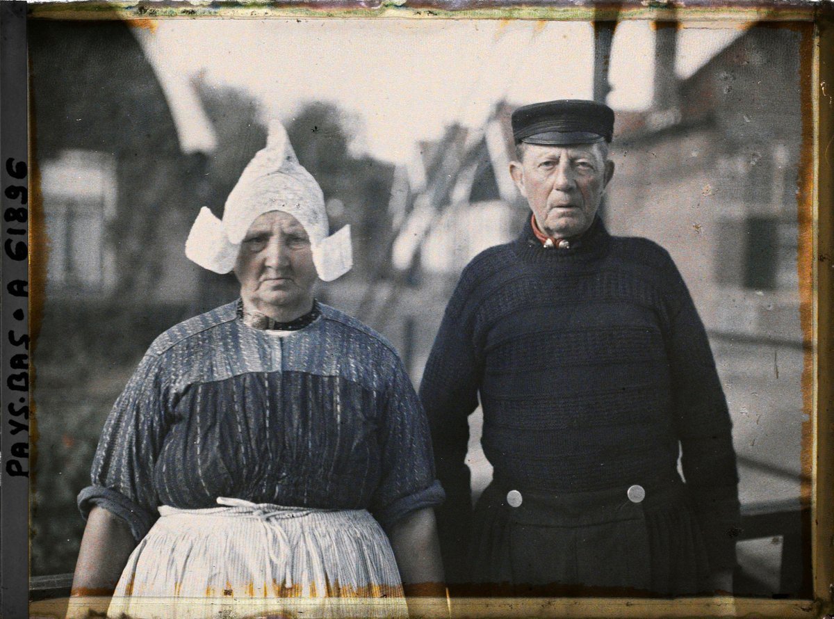 NEW ESSAY — “The Color of Memory”, in which <a href="/linden_gracie/">Grace Linden</a> explores Albert Kahn’s sensational Archives de la Planète (1908 to 1931), a collection of more than 72,000 autochromes aimed at documenting and preserving the fast-changing world  — publicdomainreview.org/essay/albert-k… #longreads