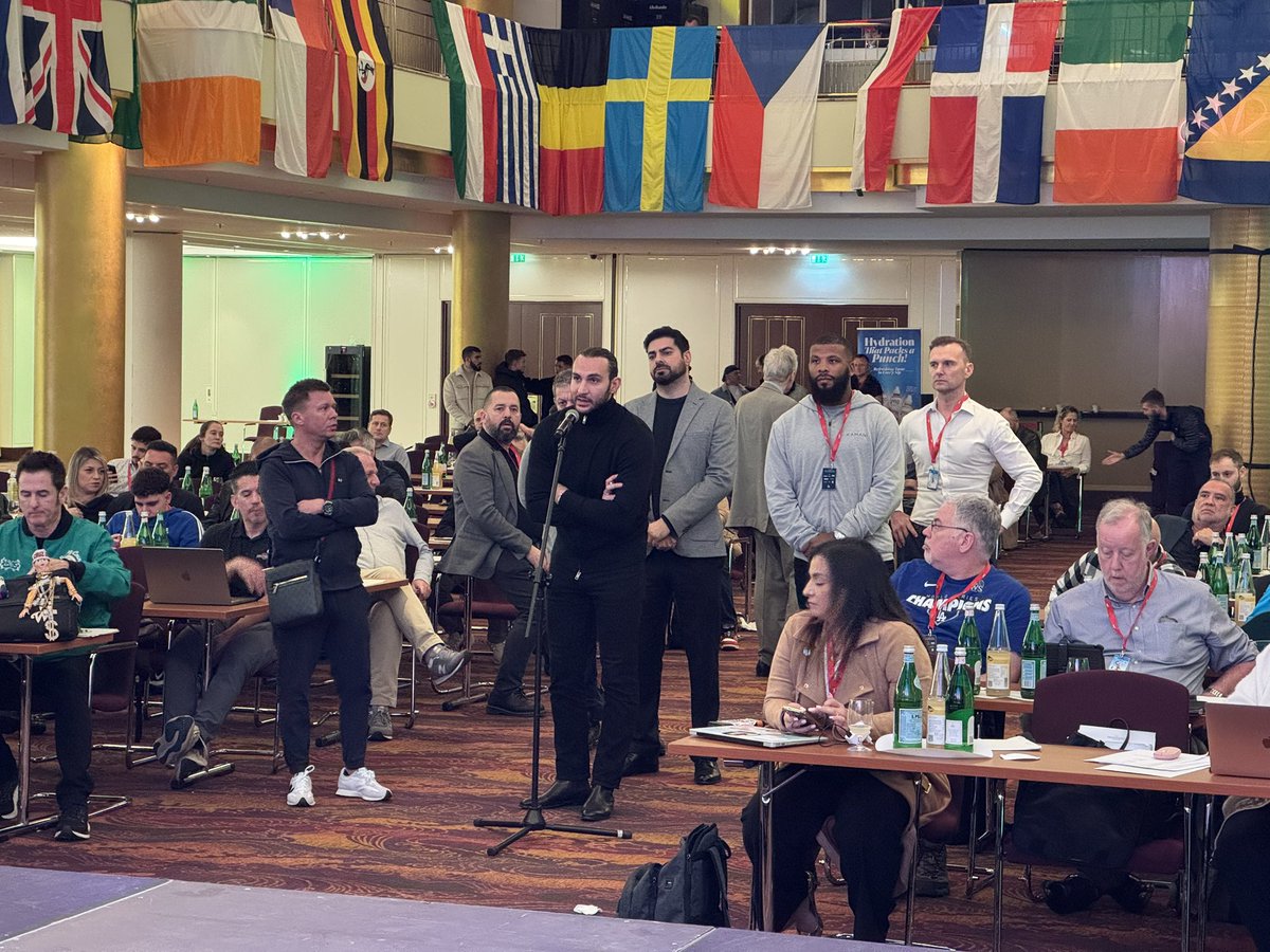 marcosarienti's tweet photo. Ante los problemas legales de Noel Mikaelian, Badou Jack es el nuevo campeón crucero del WBC y debe enfrentar a Ryan Roziki. Yamil Peralta irá contra Michal Cieslak por el interino. Tendremos una definición para el infarto🥊 https://t.co/Lage90Fyl3