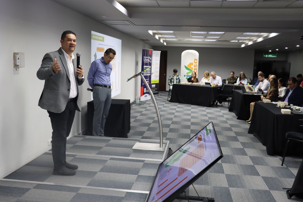 VIVAantioquia's tweet photo. Este informe tiene como objetivo mostrar la evolución del déficit habitacional en Antioquia para facilitar la toma de decisiones basadas en evidencia.🏠✅ #VivaLab💡 @GobAntioquia https://t.co/LnY1sySJMJ