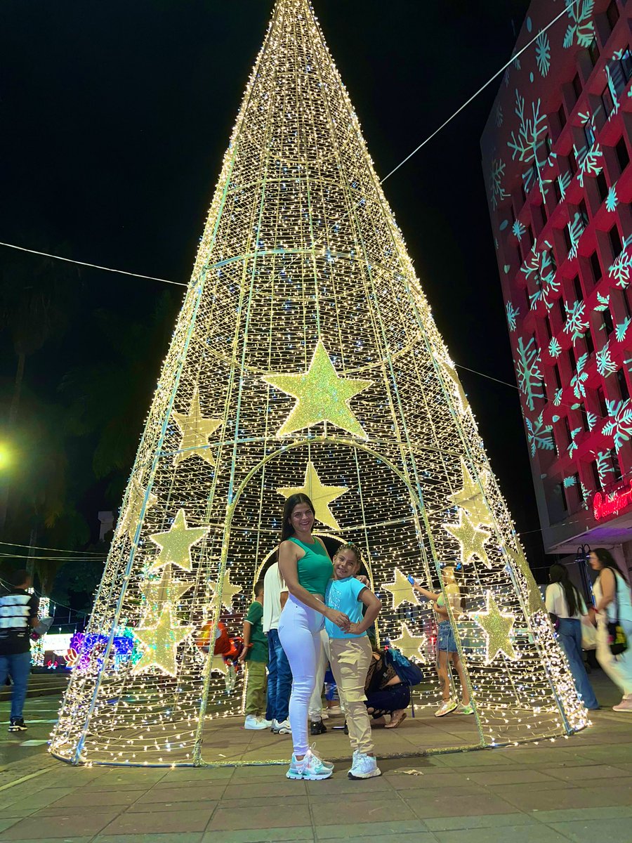 MellQuintero1's tweet photo. Princesa mía. 🎄🥰 https://t.co/de7Mk3i1M2