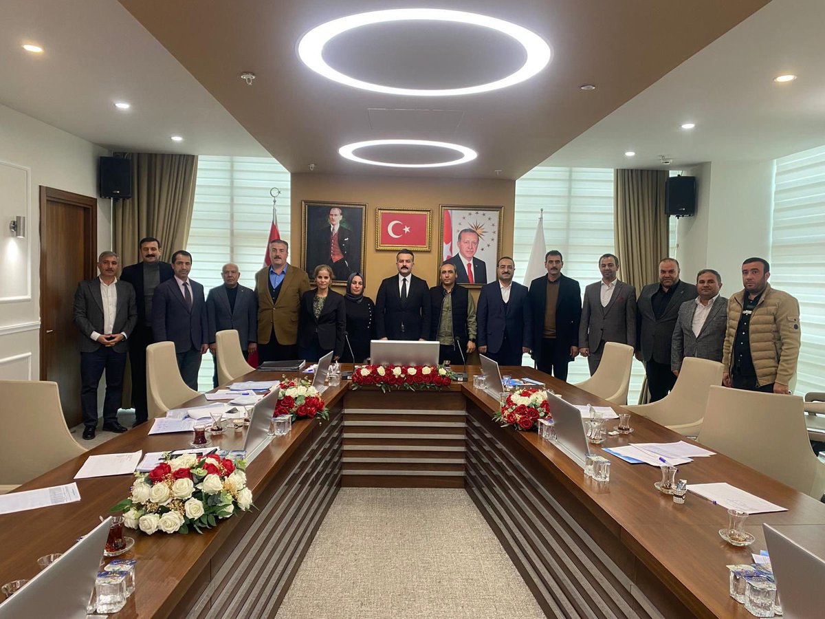 AHMET AKSOY (@avahmetaksoy) on Twitter photo Şanlıurfa Büyükşehir Belediyesi Genel Sekreterliği süresince şanlı şehrimize sunduğu hizmetler için Sn. Mithat Can Kutluca’ ya teşekkür ederim. <a href="/MithatCanKutluc/">Mithat Can KUTLUCA</a> Şanlıurfa Büyükşehir Belediyesi Genel Sekreterliği süresince şanlı şehrimize sunduğu hizmetler için Sn. Mithat Can Kutluca’ ya teşekkür ederim. <a href="/MithatCanKutluc/">Mithat Can KUTLUCA</a>