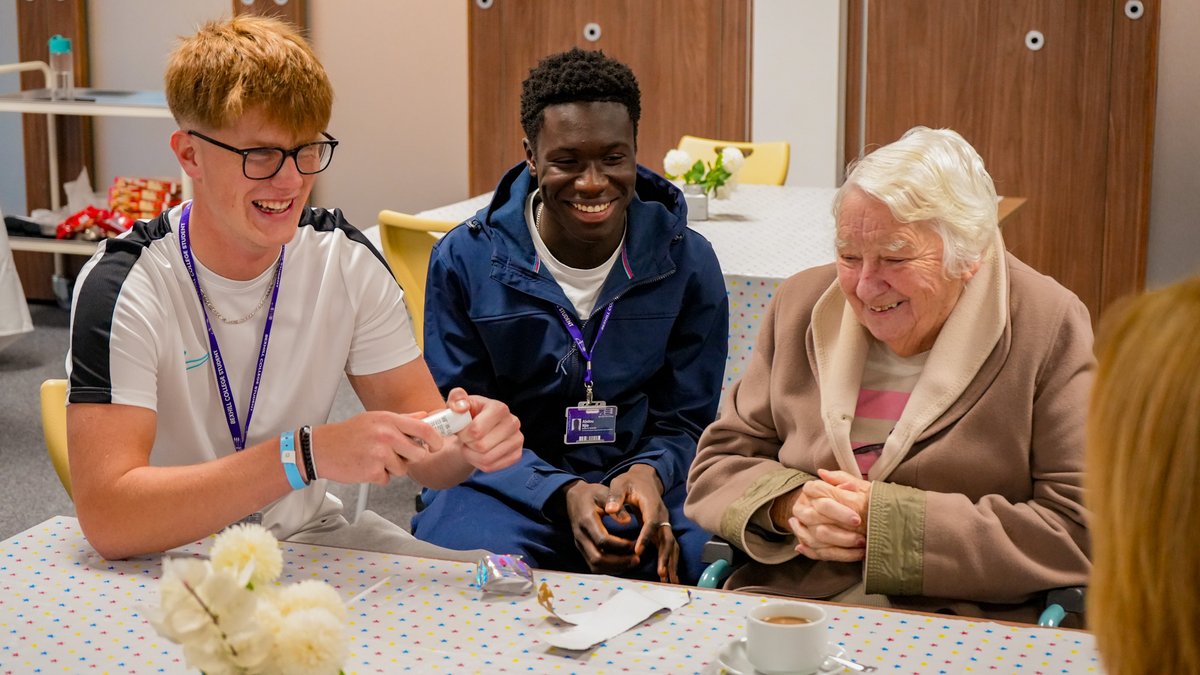 BTEC First Diploma students in Health and Social Care, Hospitality and Performing Arts were delighted to host a group of older adults from Whitebriars Care Home for a morning of tea, crafts, and Christmas carols.
#BexhillCollege #OutstandingOpportunities #OutstandingCollege