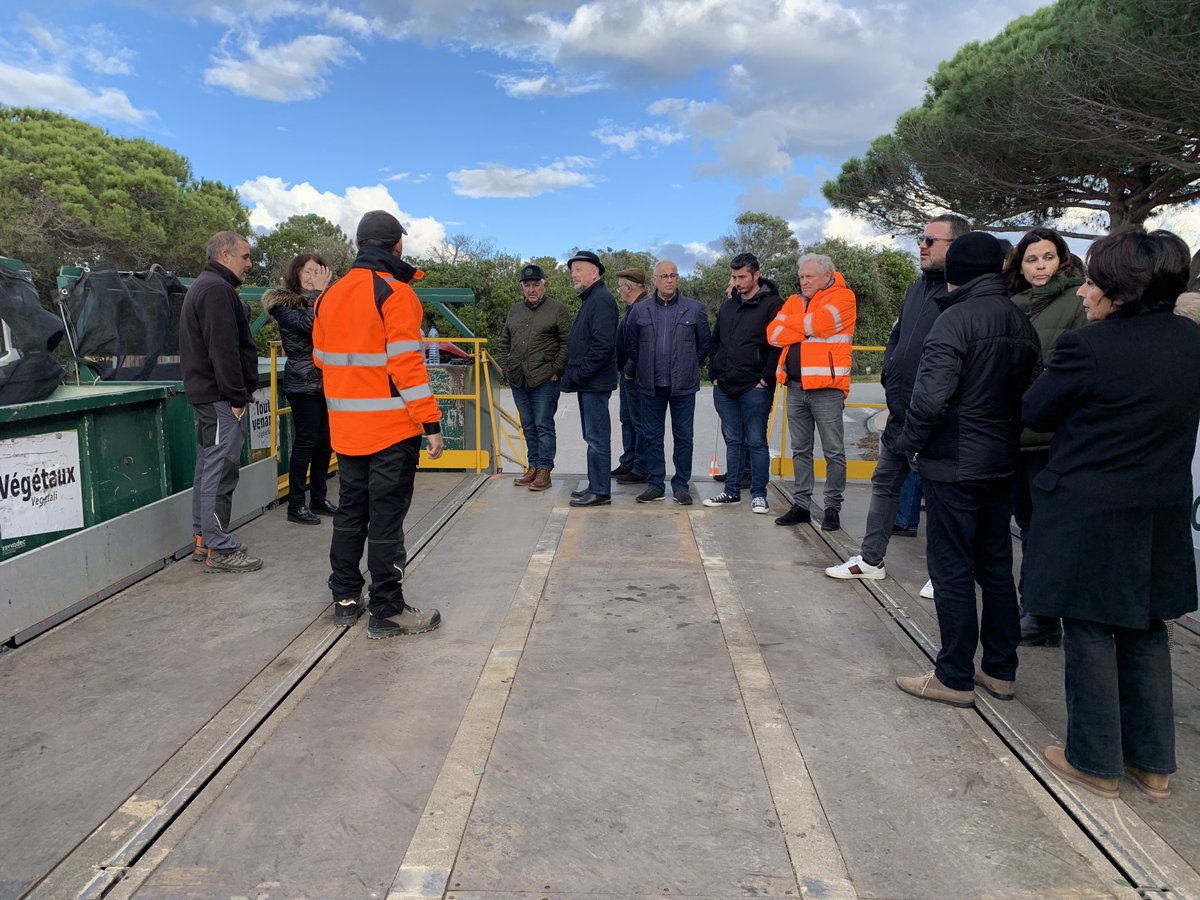 Une nouvelle desserte de la recyclerie mobile a été lancée ce 11/12 à Pietrosella par le SYVADEC et la CC Pieve Ornano et Taravo.
Une 1re illustration du partenariat renforcé entre le syndicat et l’intercommunalité.
Infos 👉 bit.ly/RecyclerieMobi…
<a href="/ademe/">ADEME</a> <a href="/UA_Corsica/">Office de l 'Environnement de la Corse</a>