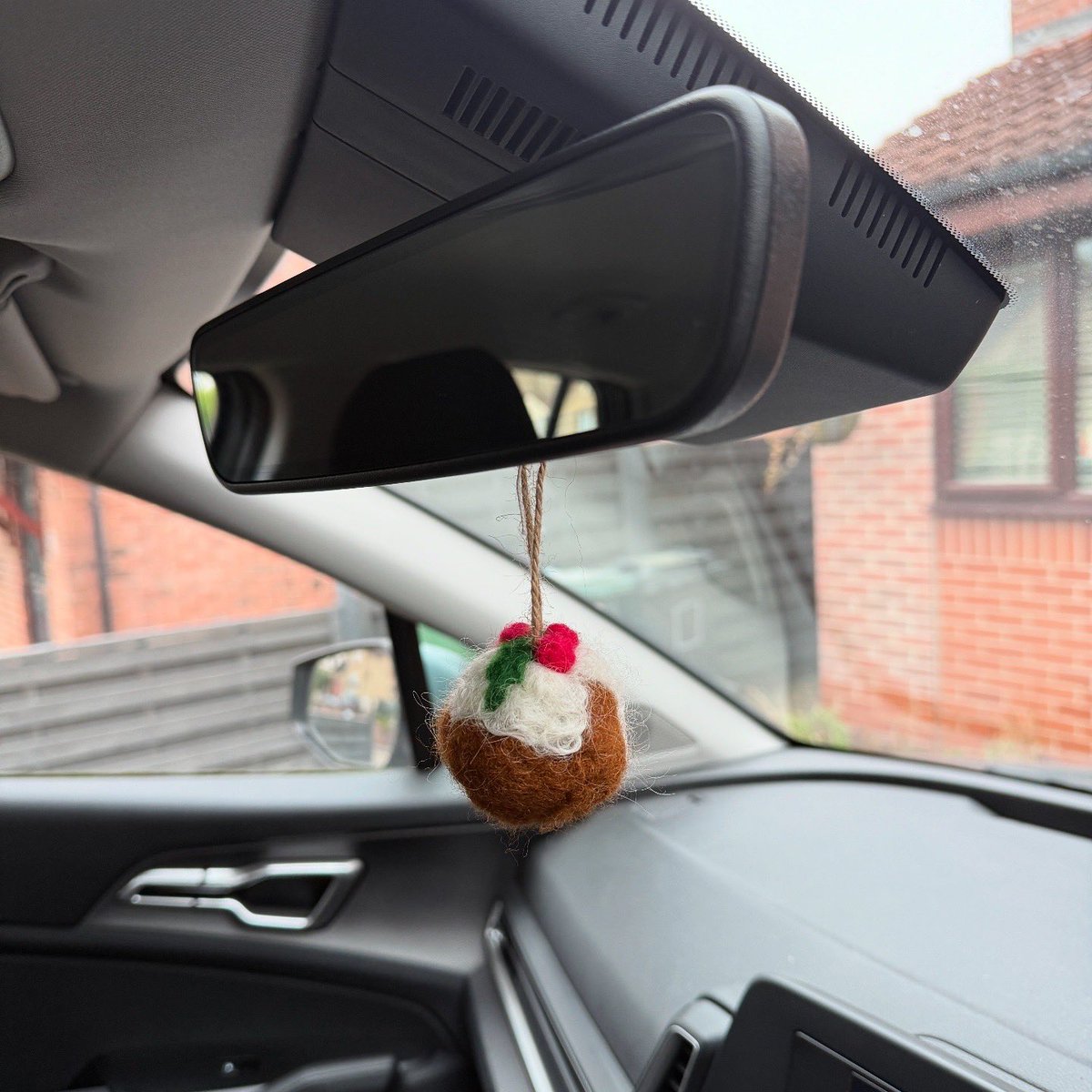 Lucy Locks Art tweet media