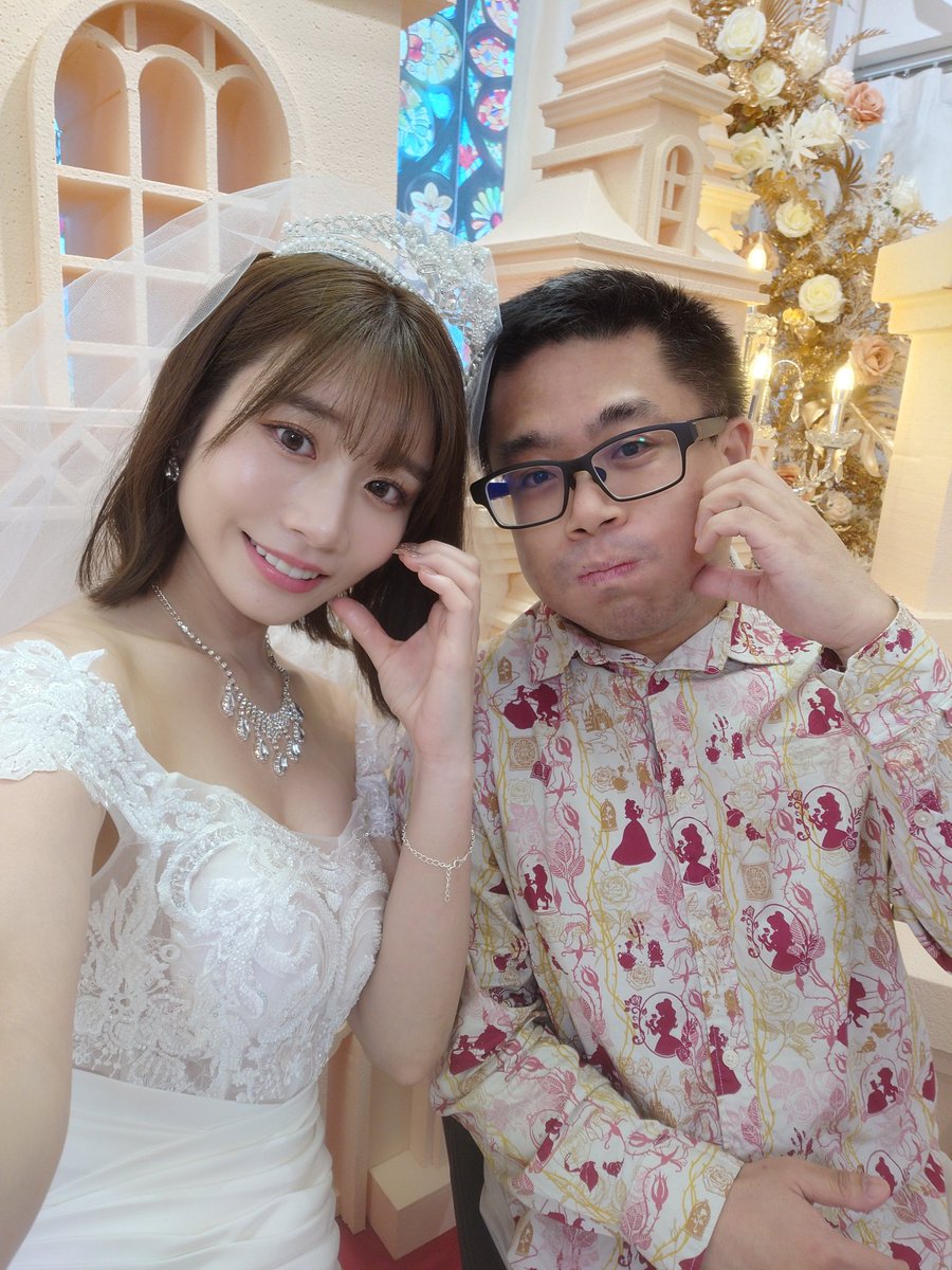 planetsphereaki's tweet photo. 香港でイベント中に彩伽と結婚できた気持ちは決して忘れられない
時間を割いて香港に来てくれて、来月の写真展に出席してまたお会いする予約をしてくれて誠にありがとうございます。
毎日あなたの笑顔を見て声を聞いてすべて力を与えることができて
@Saika_Kawakitaありがとうございました
#河北彩伽 https://t.co/kks4QOQWV3