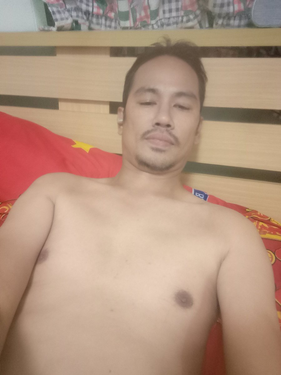 boy8riew's tweet photo. ยิ่งดึกยิ่งเหงา หาสาวๆคุยด้วยสักคน ให้หายเหงาหน่อย https://t.co/51ejJtTWL4