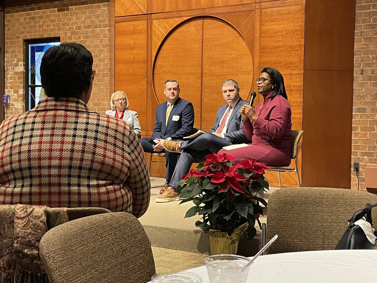 KnowledgeMatrs's tweet photo. At the #MDReads event, Dr. Santelesis posed a powerful question:
โWhat would have enabled us to move even faster? If we had been really clear about what we mean by the Science of Reading.โ
@MarylandReads @MdPublicSchools https://t.co/IavexjbRCP