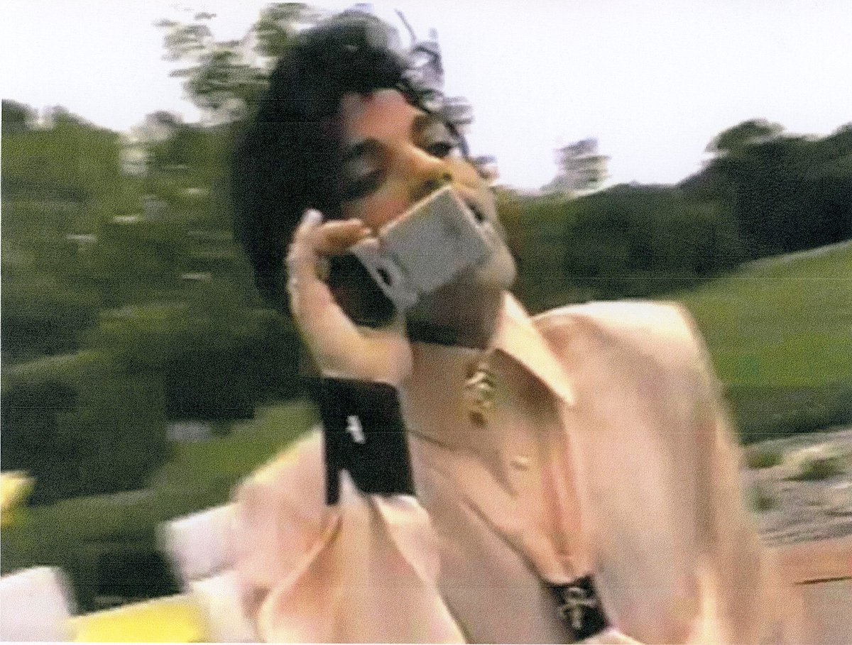 Sharon used Prince’s old cell phone 2 call in 2 Funkatopia 

the quality of the call is something 2 behold