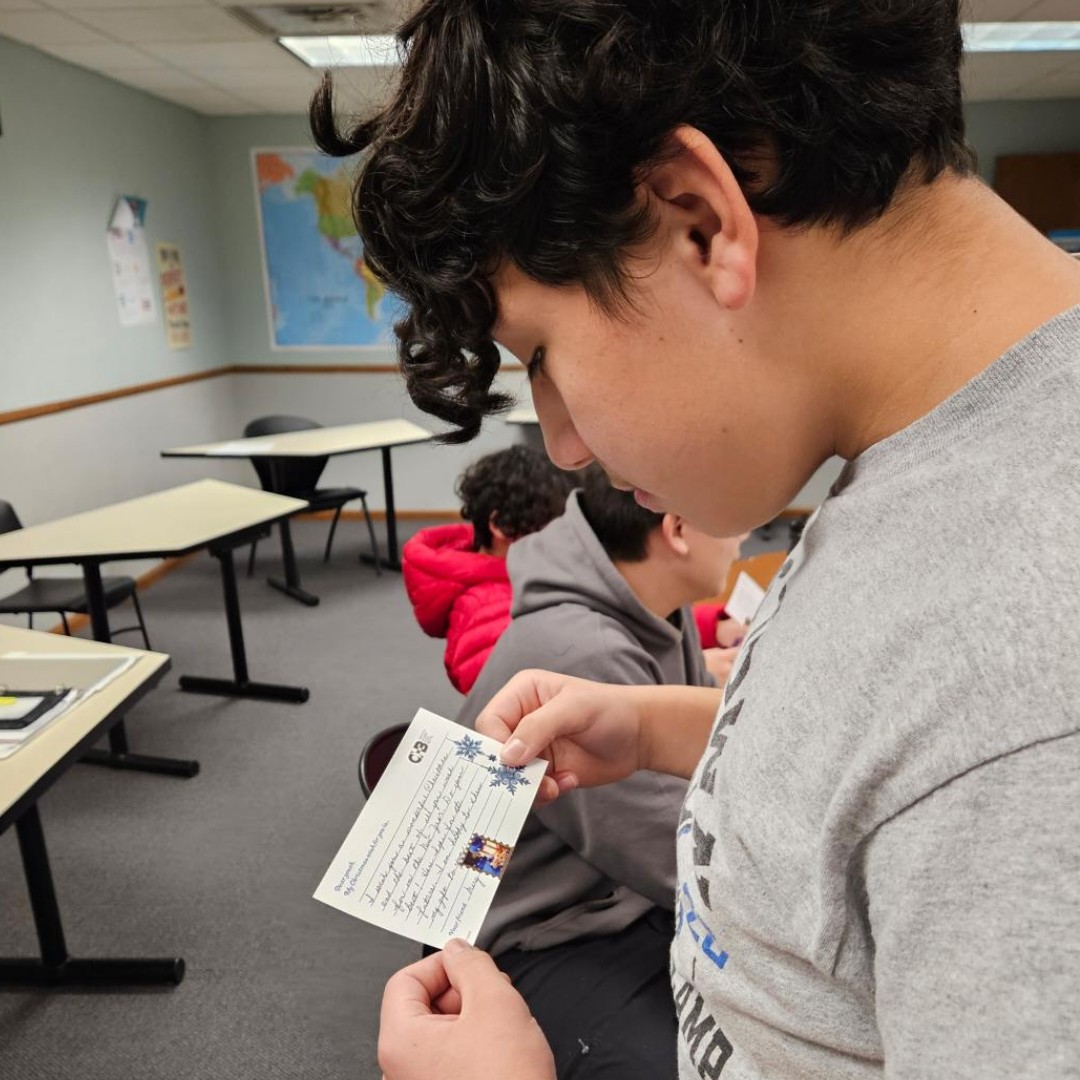 OmahaHomeForBoy's tweet photo. People from across the U.S. have been sending their heartfelt Christmas wishes to our youth, offering words of hope and kindness. Teachers at our OHB School are placing these cards from our donors at students’ desks each morning, helping to start their day on a positive note. https://t.co/MueBt7pFNI