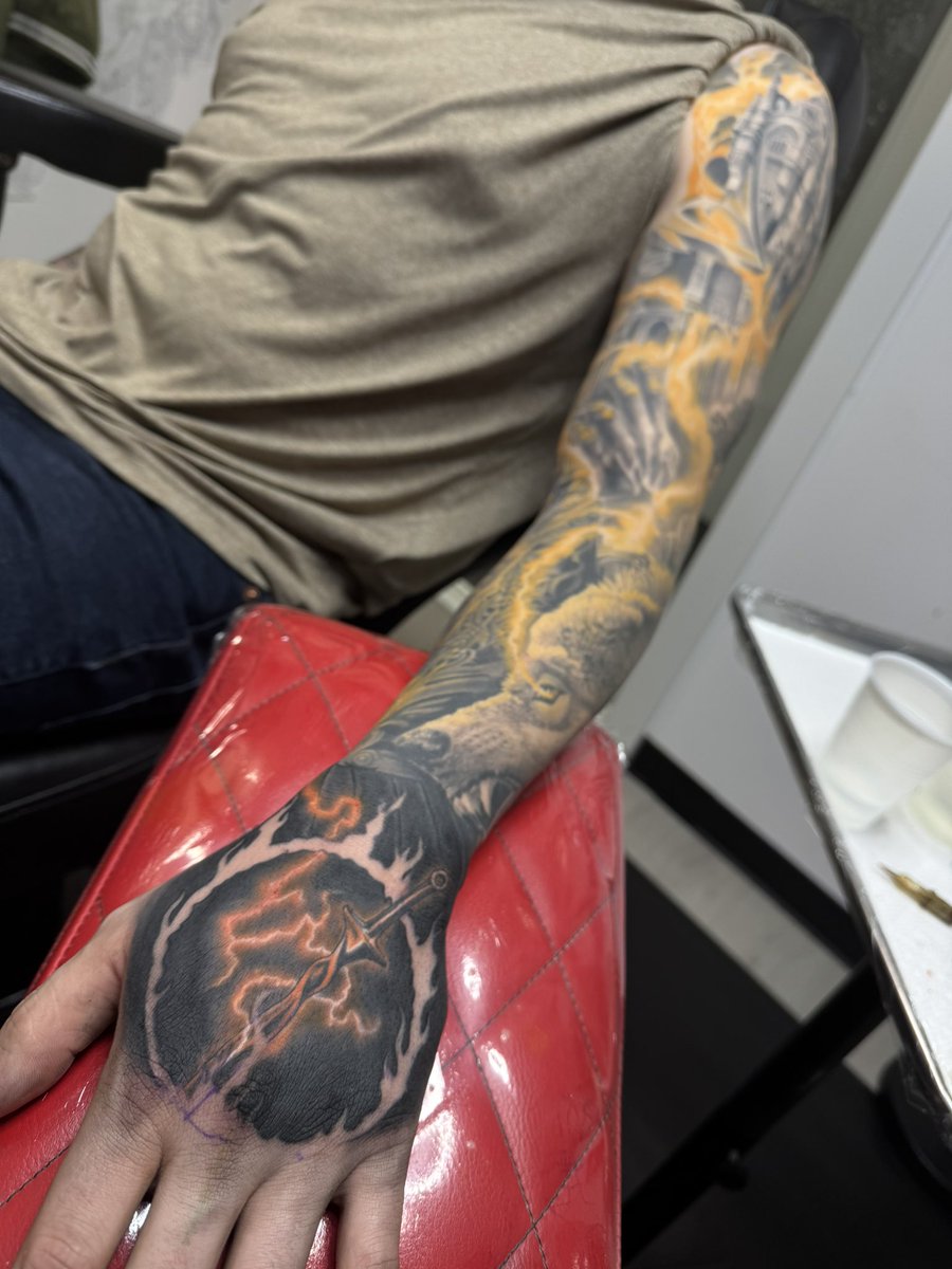 TmTattos's tweet photo. #DarkSouls sleeve

#virginiabeach #chesapeake #portsmouth #norfolk #suffolk #gatesnc #gatescounty #tattoo #tattoos #gamer #gamertattoo #tattoosleeve https://t.co/6kwRIXljyH