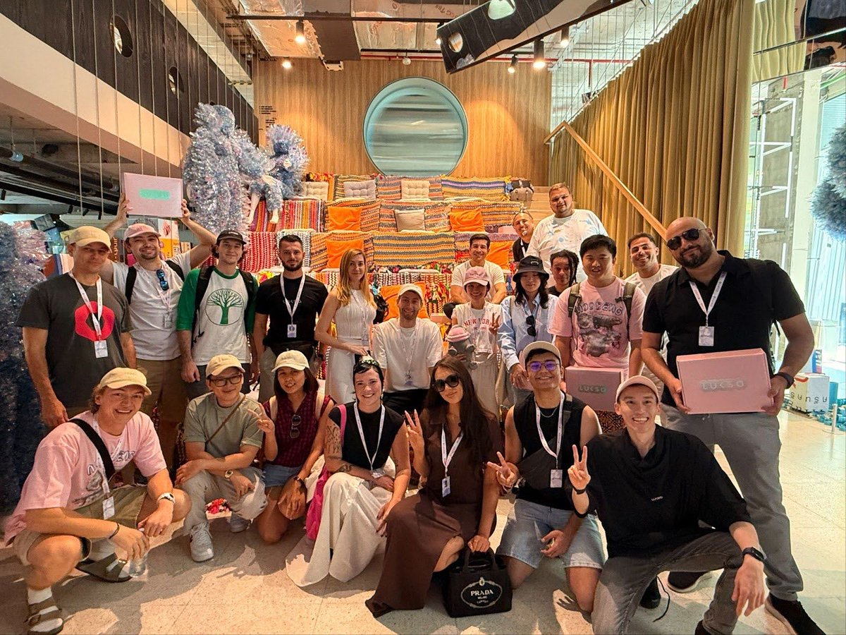 lukso_io's tweet image. Memories were made and experiences were shared. #Devcon7, you were amazing. Big thanks to all who joined us!

Here&apos;s how LUKSO made its waves in Bangkok last month...🌊 

🧵👇