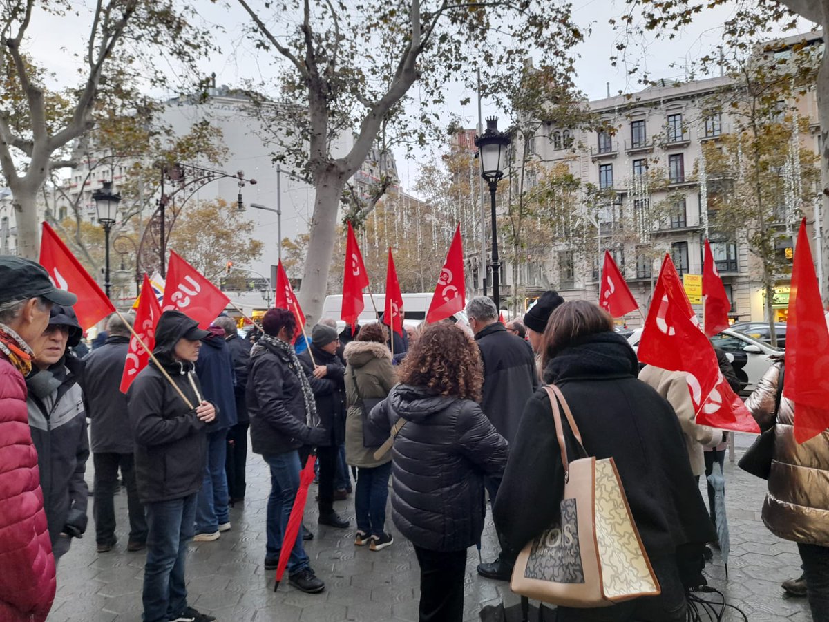 🔴 Som davant la seu de MUFACE!

📍 Passeig de Gràcia 55, Barcelona
💪 Exigim una solució immediata per garantir una assistència sanitària digna per a 1,5 milions d’empleades i empleats públics.
‼️ No som ostatges! La nostra salut no és una mercaderia!
#MUFACE #SanitatPública