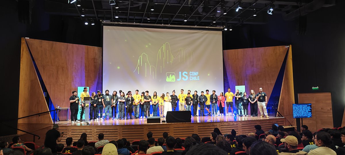 fforres's tweet image. A couple of days have passed since the 2nd @jsconfcl ended (and a couple of months since the @OpenAI and @CommunityOS_ Hackathon), and I find myself reflecting a bit, so excuse the sappiness
It was, —no shit— an unforgettable experience, filled with effort, hard work,…