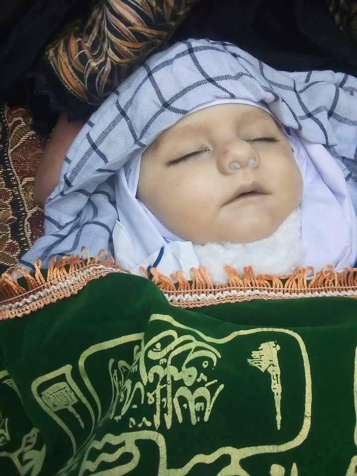 #پاراچنار 
ضلع کرم پاراچنار میں شدید سردی کی وجہ سے چھوٹے بچوں میں نمیونیہ کھانسی کی وجہ سے ہیڈکواٹر ہسپتال بھر گئے۔
 میڈیسن نہ ہونے کے باعث بچے مر رہے ہے۔
 کوئی پوچھنے والا نہیں حکومت اور ریاستی اداروں پر لعنت ہے۔۔
#پاراچنار