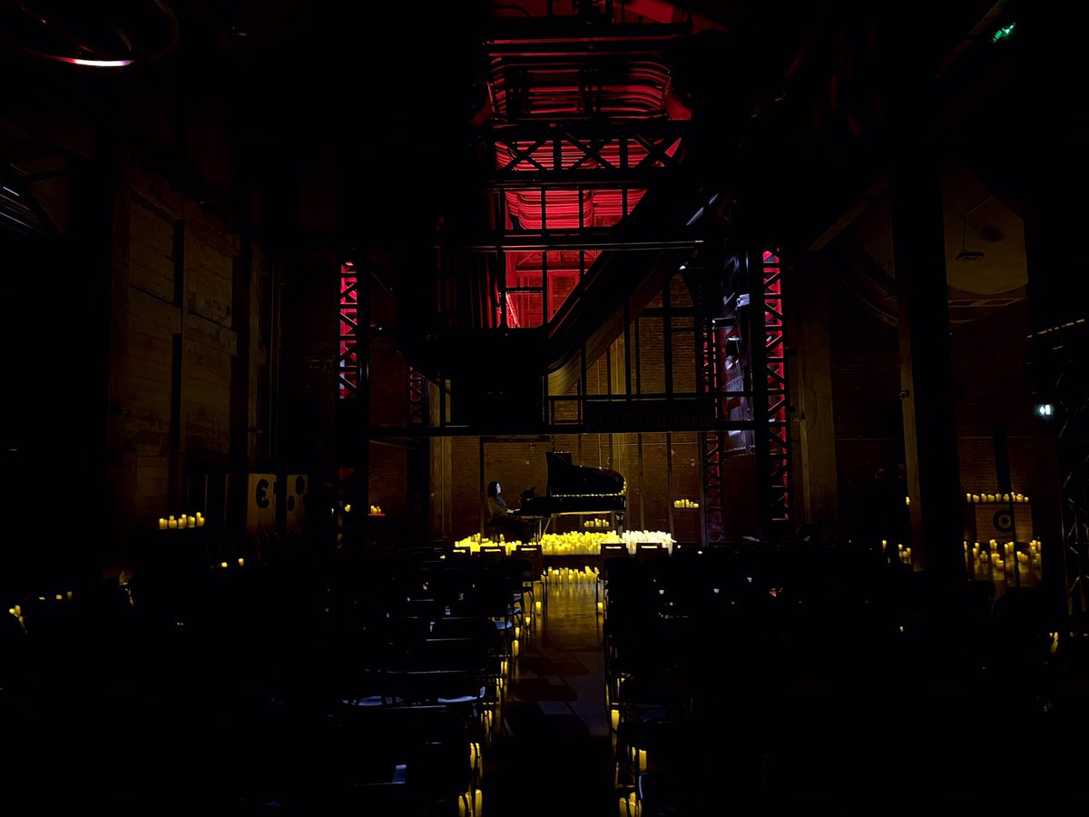 Ce week-end, la Chaufferie a brillé de mille feux ! ✨ 

Du 6 au 8 décembre, nous avons accueilli les incroyables Candlelight.  Des concerts envoûtants, magnifiés par une ambiance intime et lumineuse. 🕯️
Un week-end magique à revivre sans modération ! 
#lachaufferie #candlelight