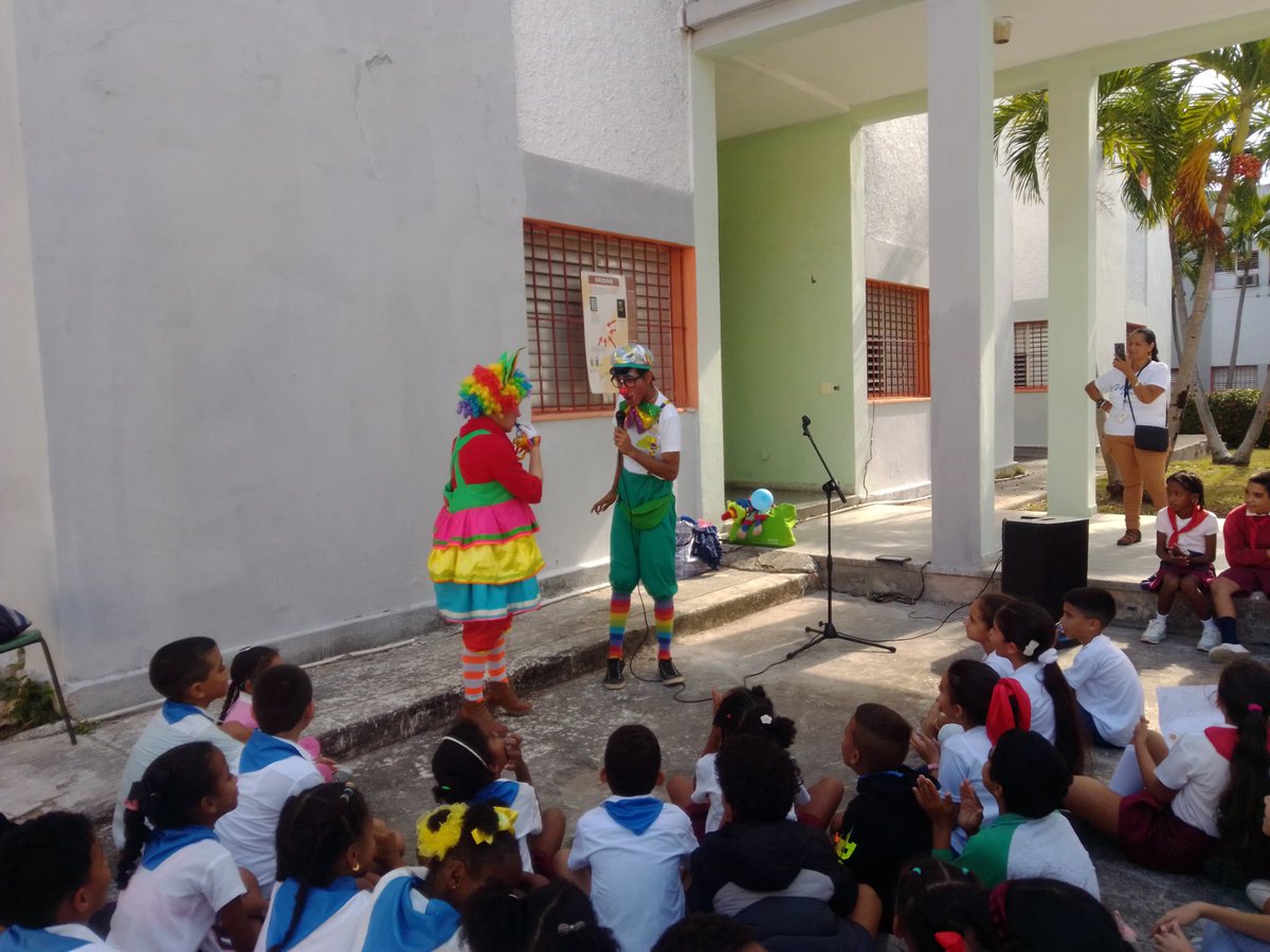 ptpedagogico's tweet photo. Se desarrolla actividad por el día del idioma en la Facultad de Lenguas de Universidad de Ciencias Pedagógicas Enrique José Varona #PTP #GEMINED #MINED #Educación #EducaciónCuba https://t.co/fnt3SbLpWC