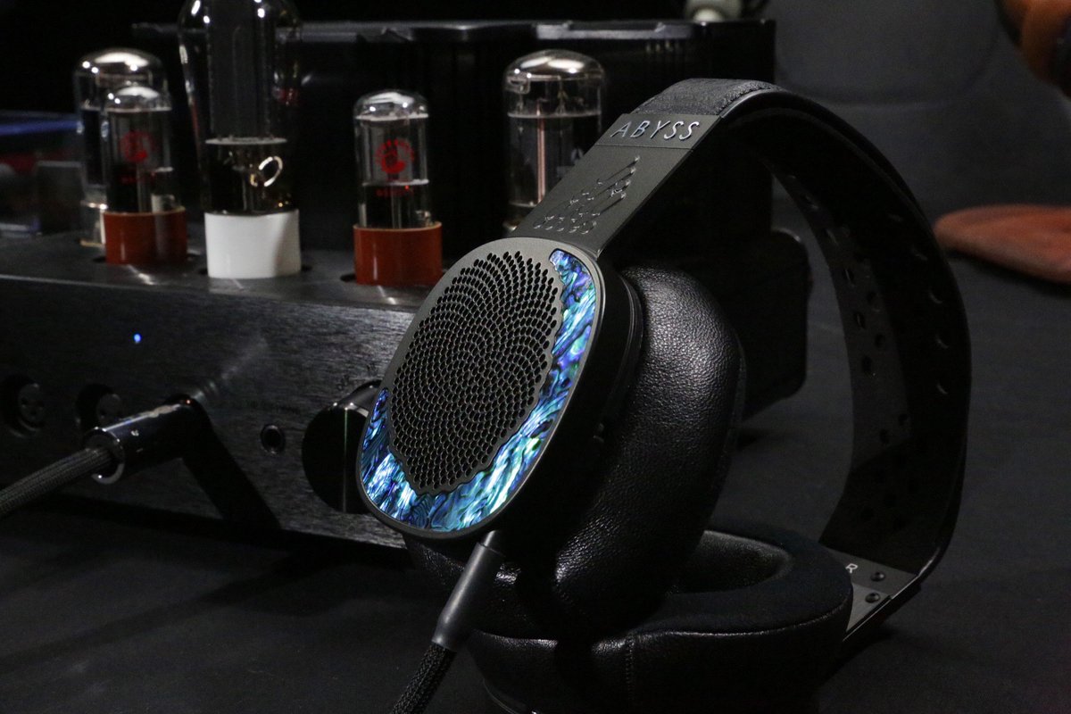 AbyssHeadphones's tweet photo. Diana DZ offers lots of spatial information and depth like the big AB1266, and sounds great with both tube and solid state amps.
Diana DZ paired with WA22 🎶
#abyssheadphones #headphones #music #jpslabs #audio #audiophile #hifi #hifiaudio #amp #tubeamp #wooaudio https://t.co/iRaCH2t9m5