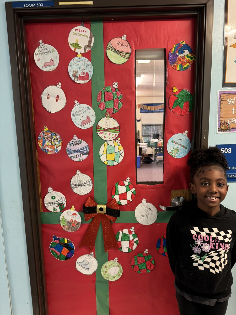 MsGallagherAPS's tweet photo. Festive fun in 3rd grade! https://t.co/H1modB7Ahb