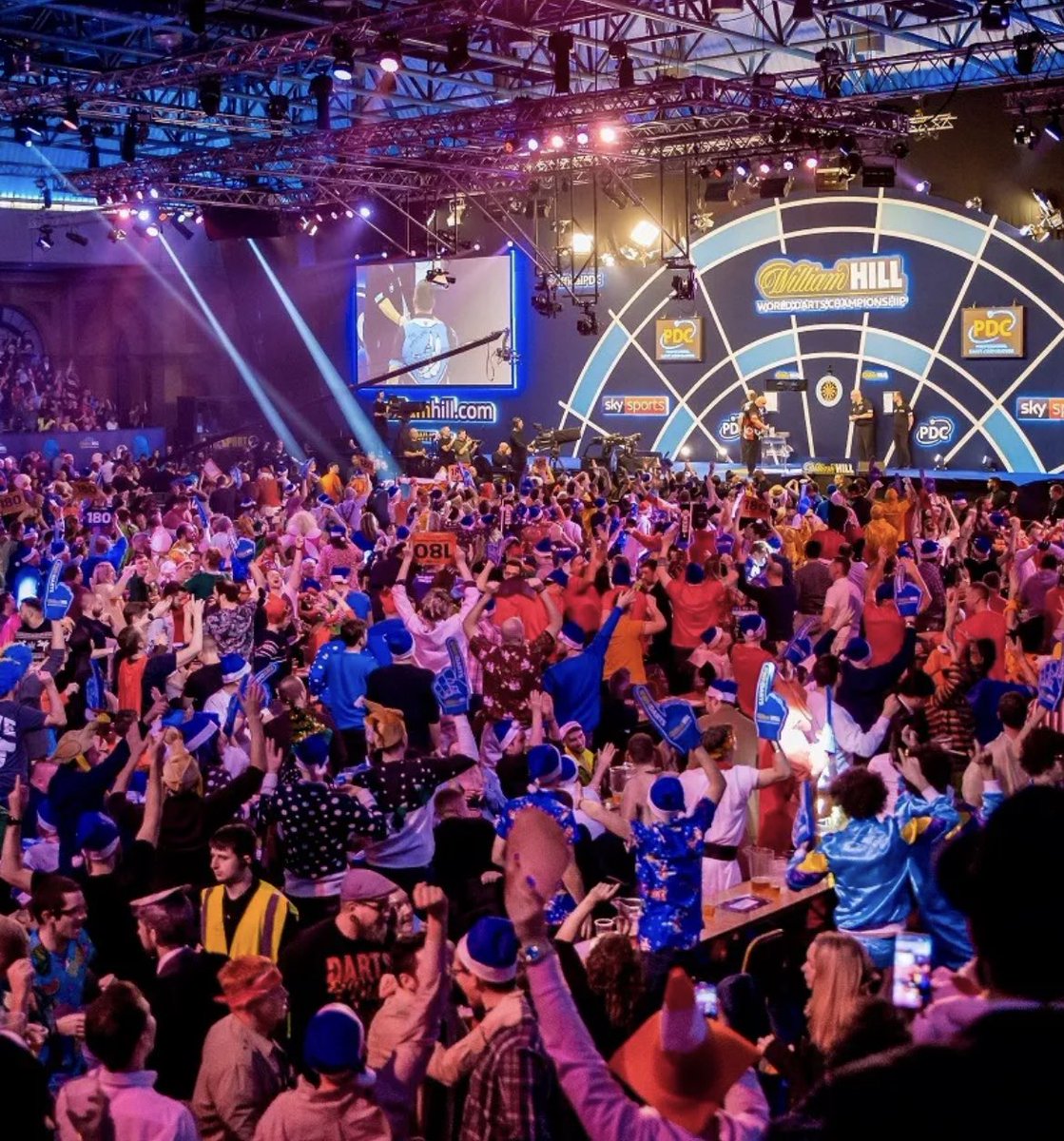 WIN THE FINAL VIP PLACE AT THE PDC DARTS THIS SUNDAY WITH MARC &amp; THE TEAM AT ALLY PALLY 🎯

Simply FOLLOW &amp; RETWEET to enter. 

Also, reminder that the final window to secure your share and join our ownership group is NOW OPEN 🤩

What better Christmas present than to own a piece