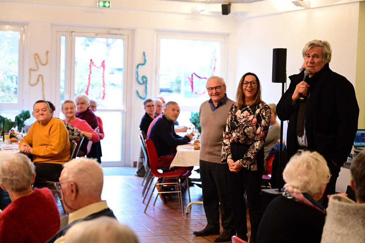 ofcourselemans's tweet photo. Repas de Noël à la résidence autonomie Georges Brassens 🎄
L'occasion pour le Maire du Mans @SLeFoll d'adresser ses meilleurs vœux aux résidents à l'aube de la nouvelle année 2025 ✨️ https://t.co/4iguwV9QQl