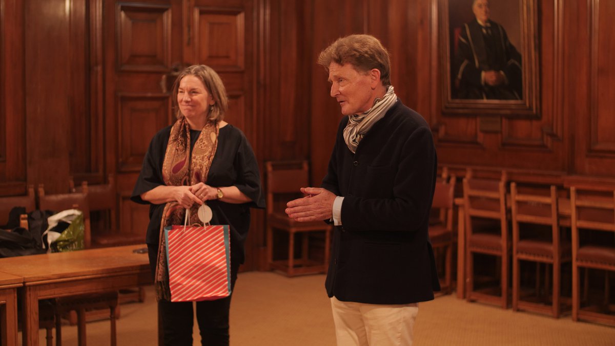 📰 The former Ambassador to the Czech Republic visited Cardiff University to deliver a fascinating seminar for history students: cardiff.ac.uk/news/view/2885…