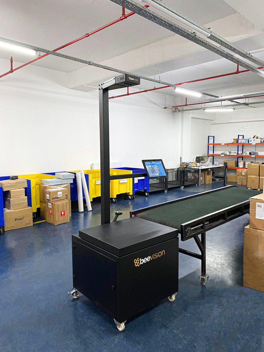 Beevision_ai's tweet photo. ⏳ Set it up in 5 minutes

💻 Send your results to ERP or WMS

🔋 Run it for 8 hours without power supply and get uninterrupted workflow running incredibly fast.

🖲️ The OIML&amp;MID certified BeeVision 180 static parcel dimensioning system.

#warehouse #automation #dimensioning https://t.co/PTBK6bDVVg
