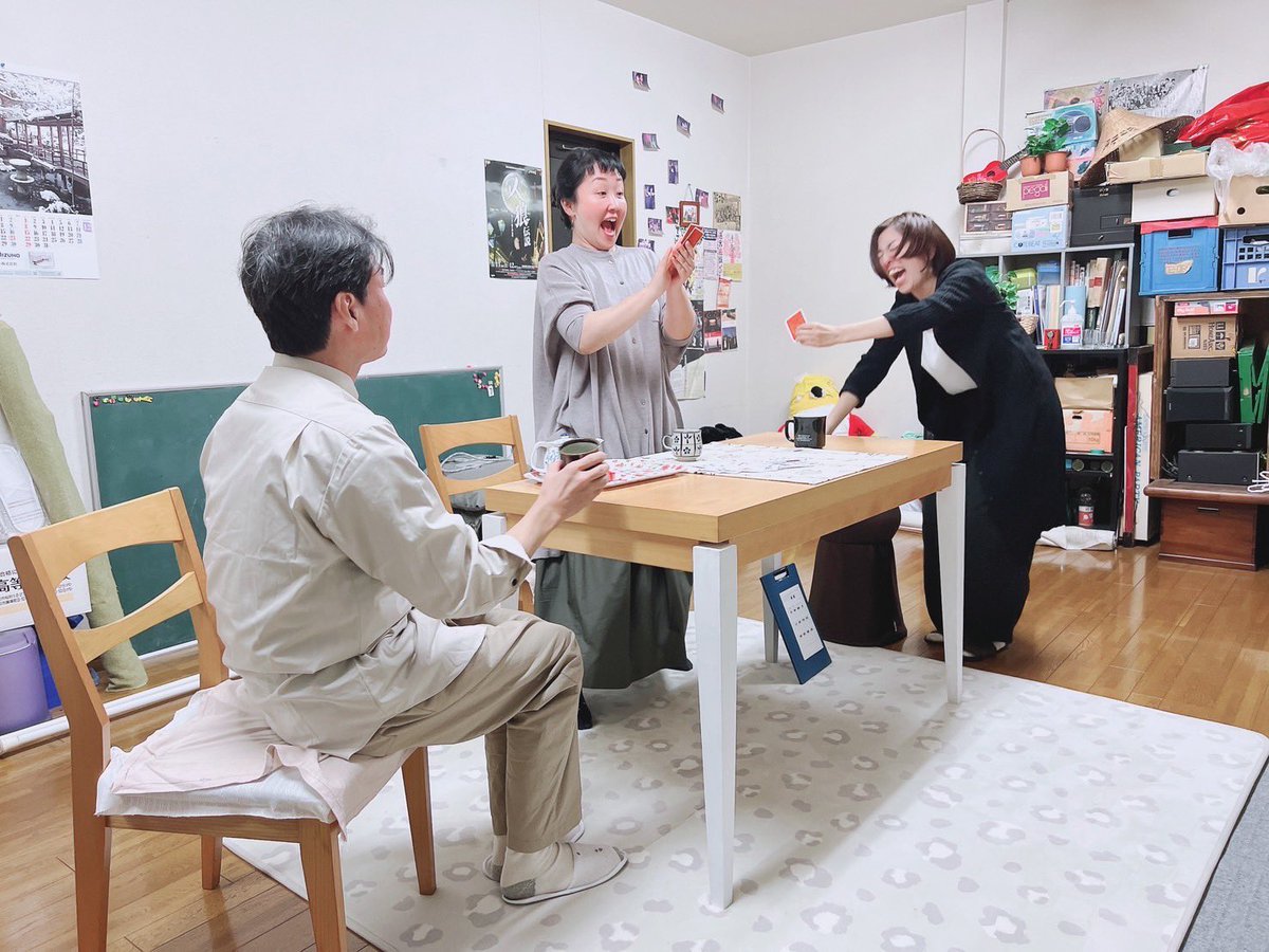 soft_gear's tweet photo. おりさんも八面六臂の活躍でしたねぇ。オシャレ番長(小深田氏の衣装に『栗みたい』言うたのオシャレ番長でっせ)、宣伝番長、お茶入れ番長、ブルジョワ番長、店予約番長、見えるもの全てにコメント番長、…。いつか福井さん作でうっけんがお姫様役する時はイビリ番長の役らしいですよイヒヒ
#SOFTGEAR https://t.co/o1zRaQuSzB