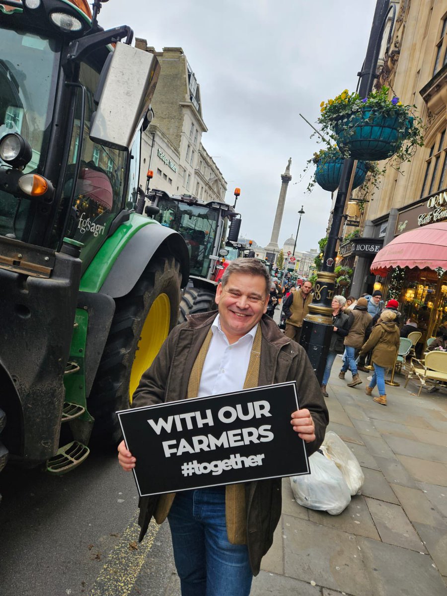 ABridgen's tweet photo. Great to be in London again for the #FarmersProtest. The war on British farmers by this socialist government is one of its most dangerous policies - on a very long list of dangerous policies. Once your food supply is centralised and controlled you will do anything you are ordered to. Resist like your life depends on it - because it does.