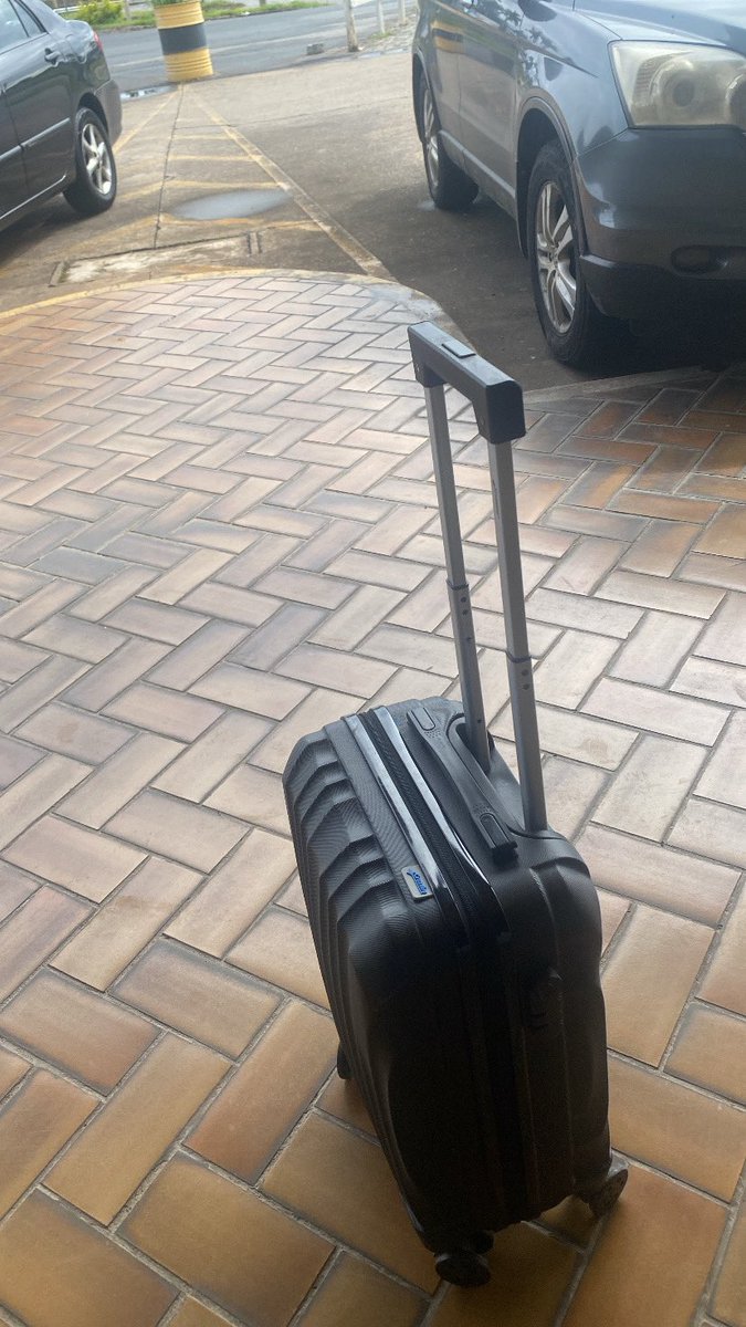 raulces7's tweet photo. Está passando um grande filme na minha cabeça nesse momento, a alguns meses atrás saí do CLT e fui realizar meu sonho que era viver do Poker, e hoje viajo para jogar meu primeiro live! Que sensação, que misto de emoção e ansiedade! https://t.co/Fj1n7AGVE0